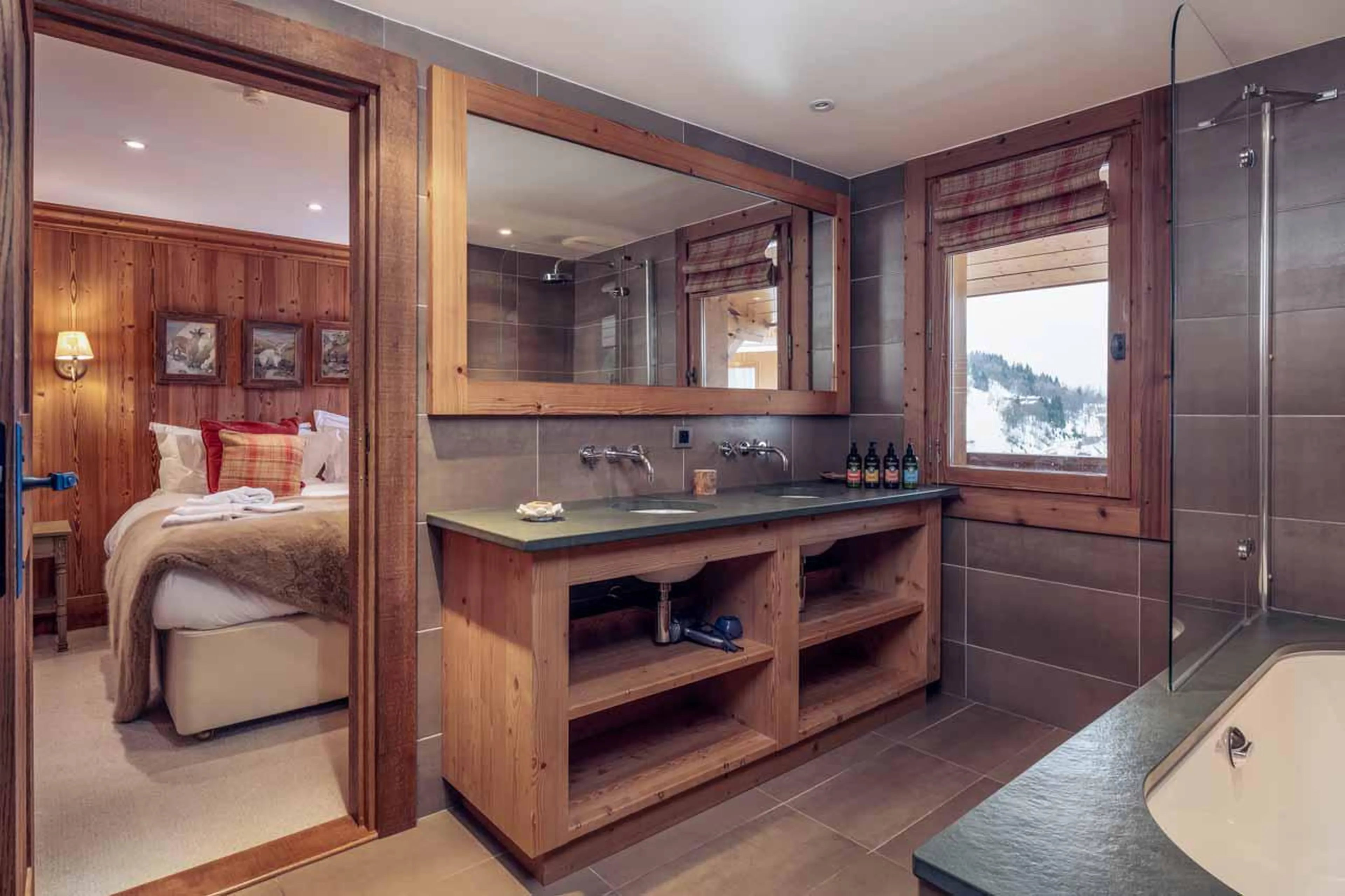 Bathroom five at Chalet Lapin Blanc in Meribel