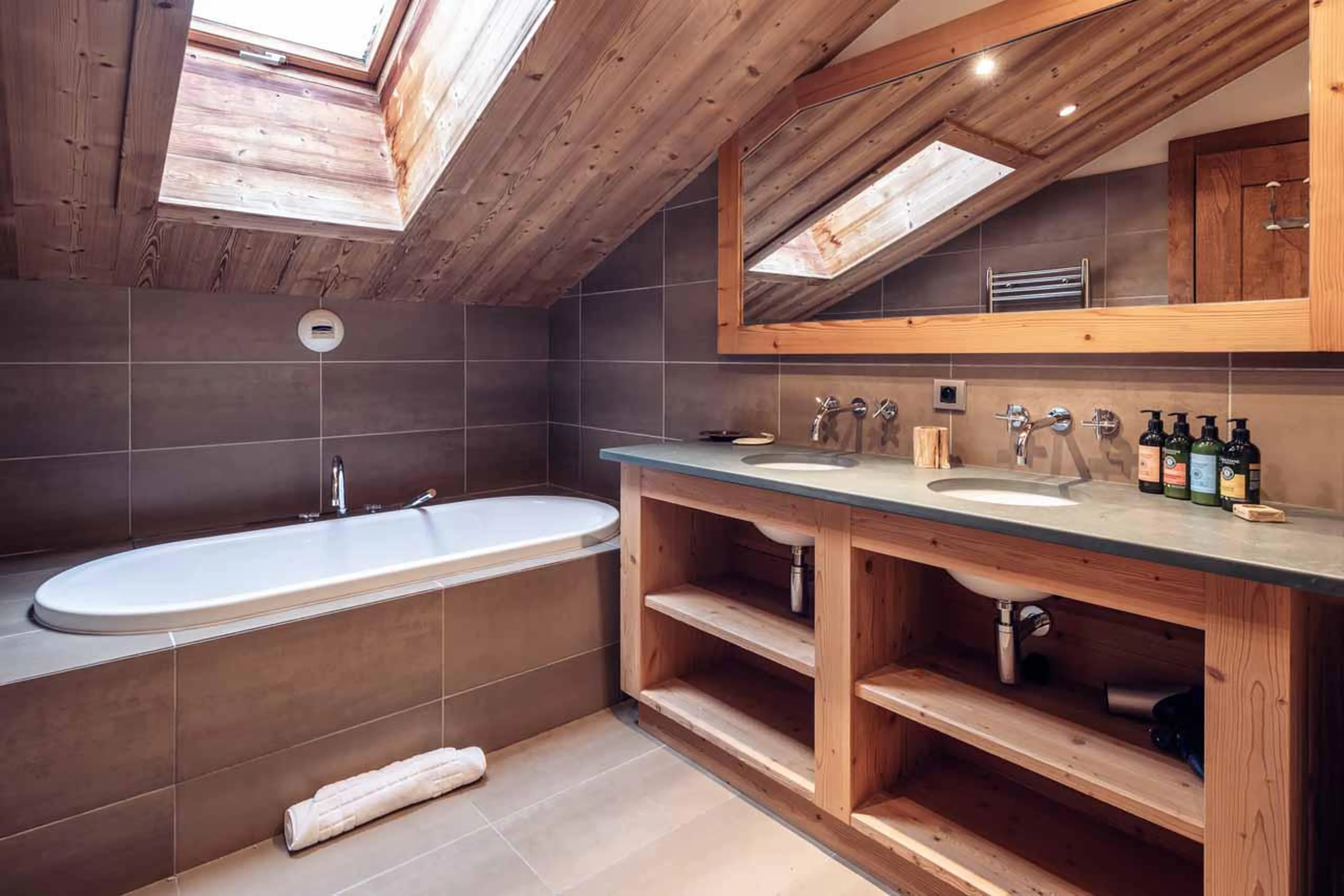 Bathroom seven at Chalet Lapin Blanc in Meribel