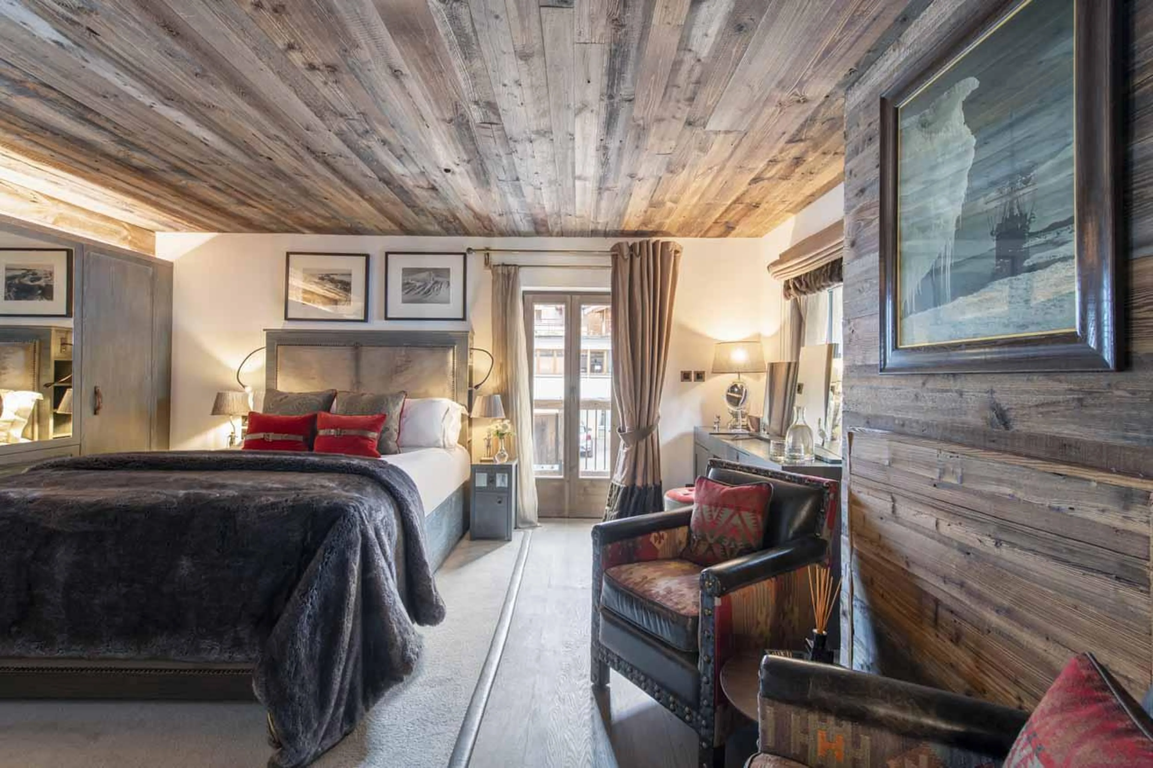 Master bedroom on Chalet L’Arctique in Courchevel 1850