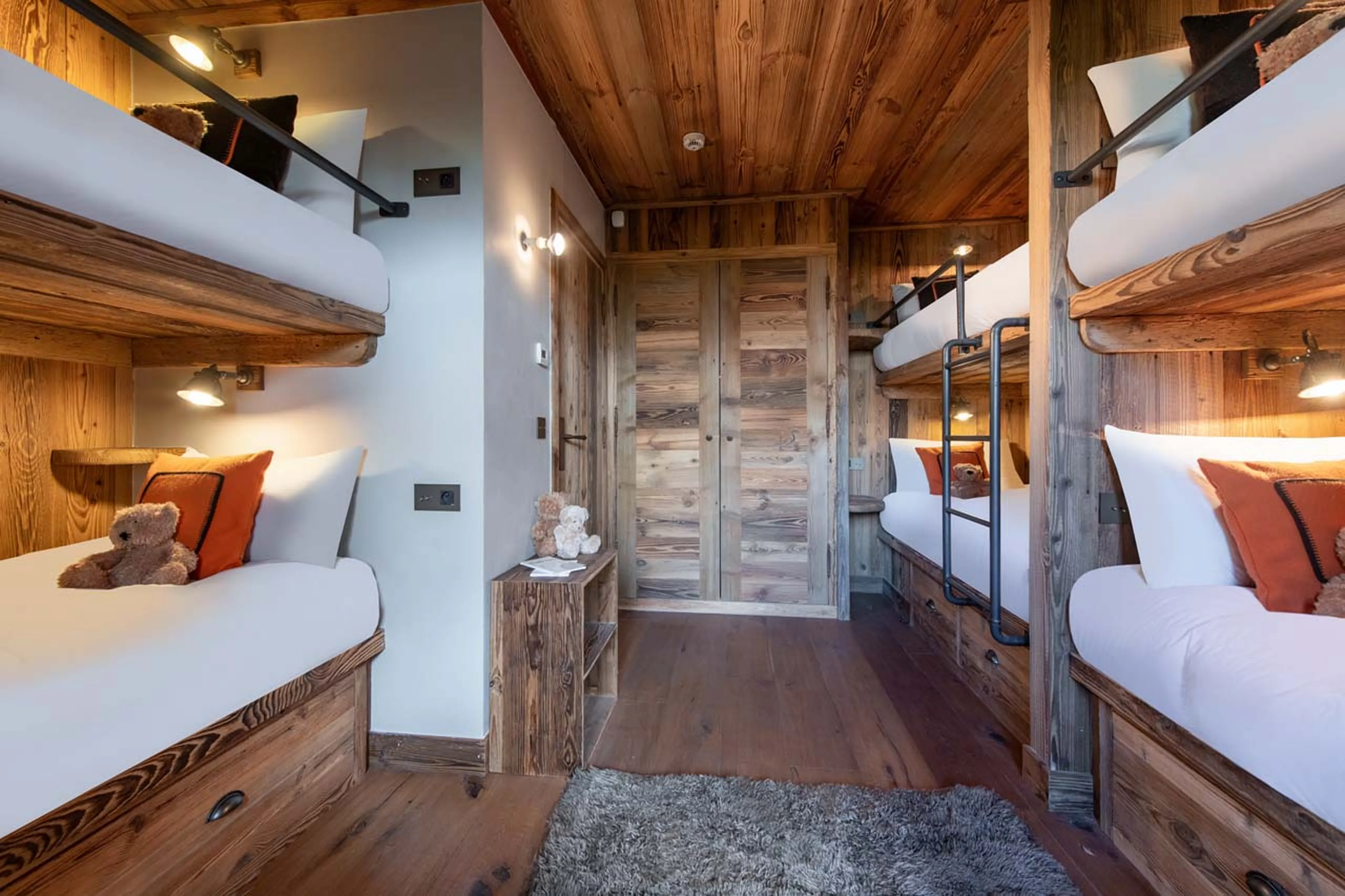 Bunk bedroom at Chalet Lashca in Val d'Isere