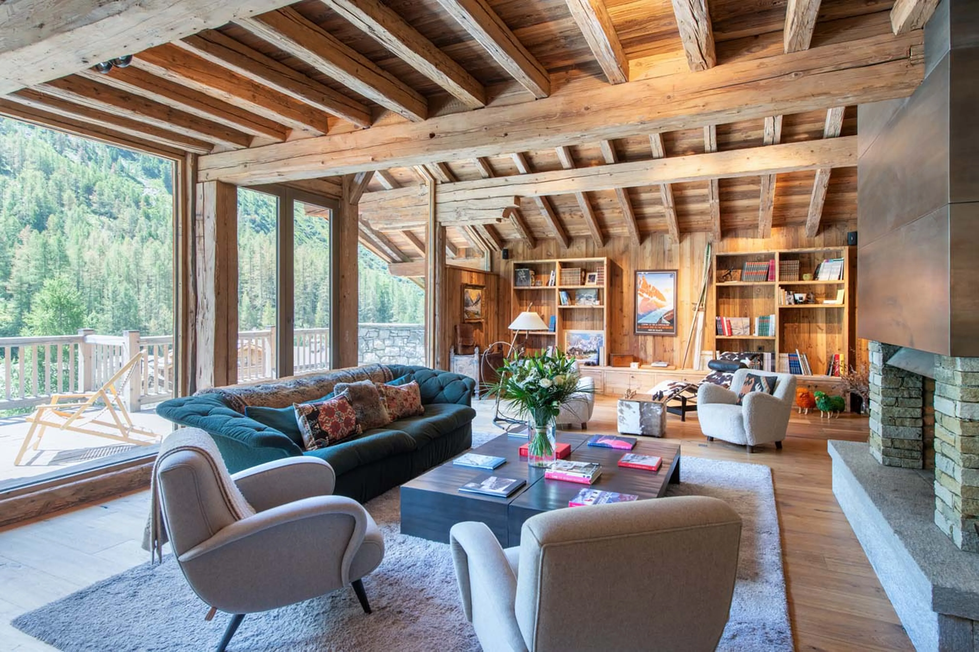 Living room and terrace at Chalet Lashca in Val d'Isere