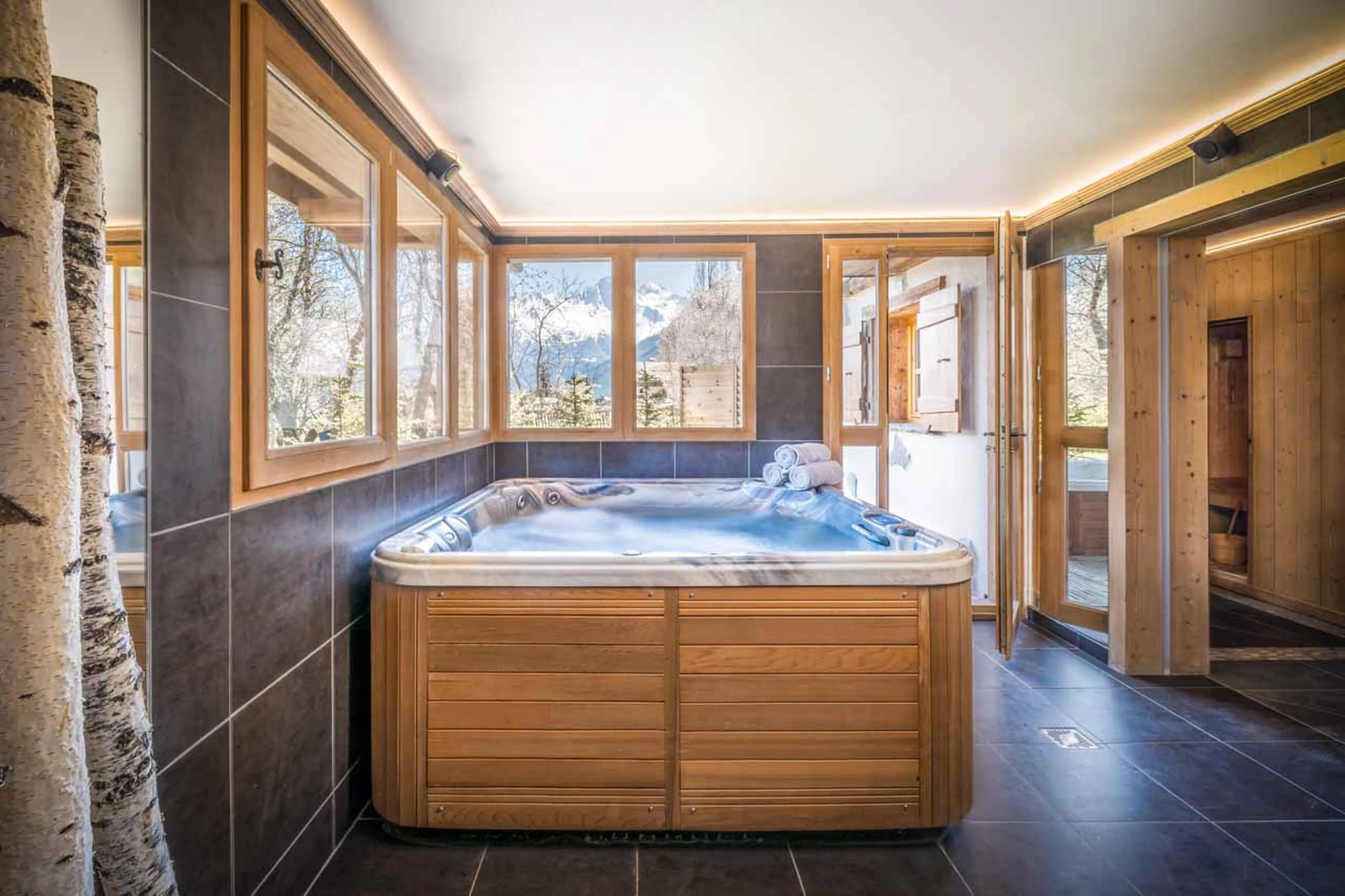 Hot tub at Chalet Le 1946 in Courchevel Le Praz