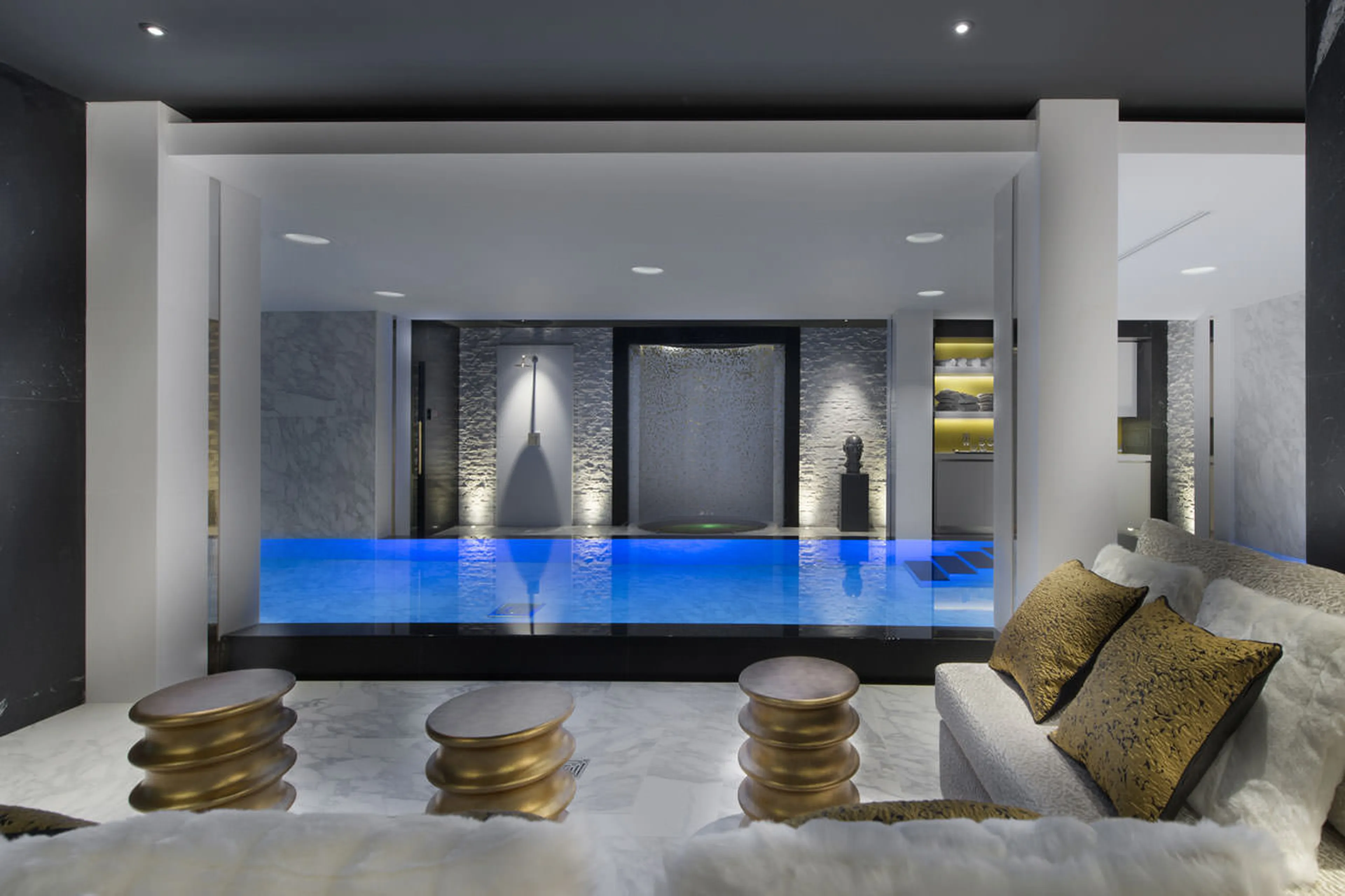 Spa relaxation area in Chalet Le Coquelicot in Courchevel 1850