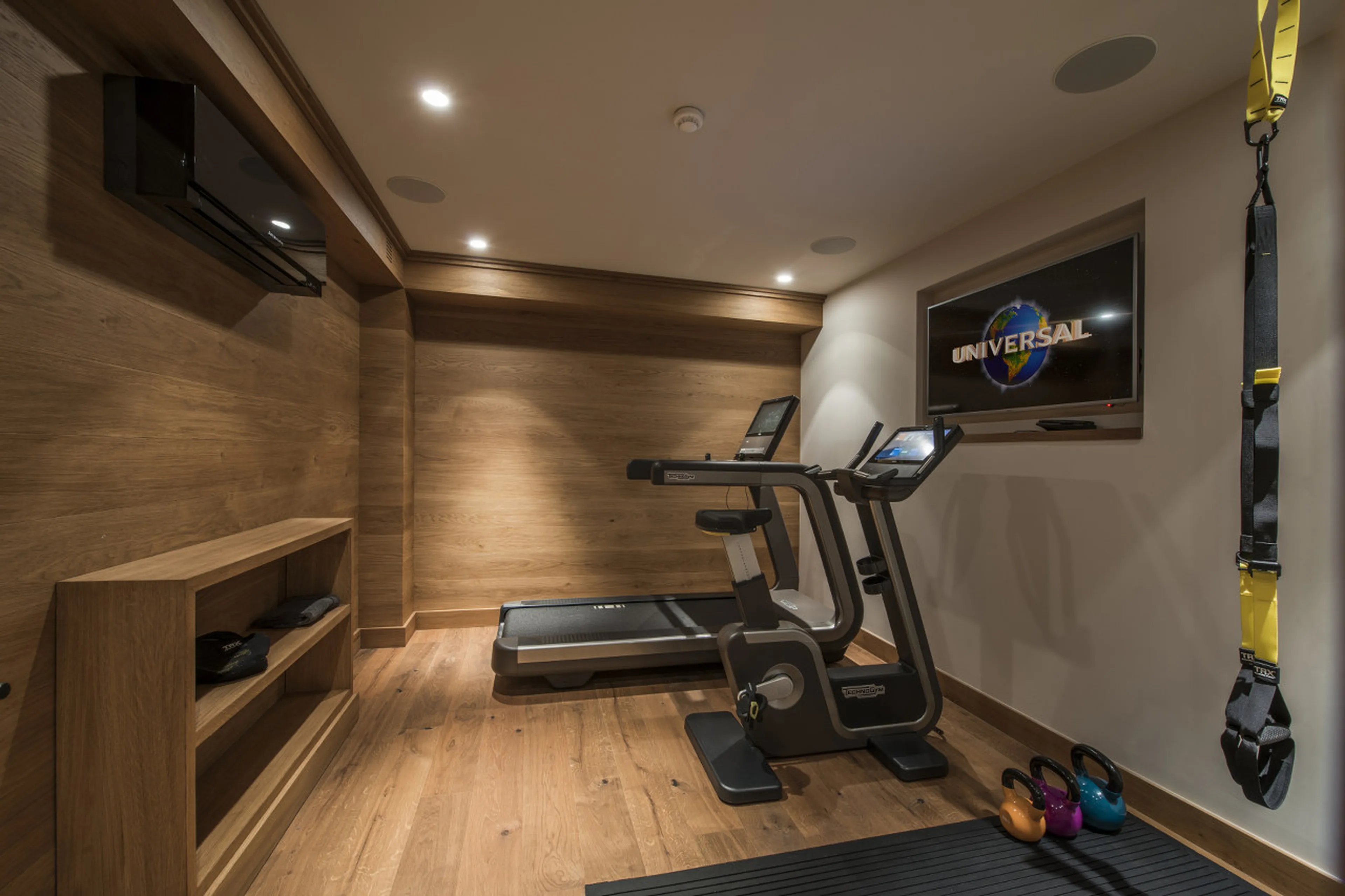 Gym with fitness equipment in Chalet Le Grenier in Meribel