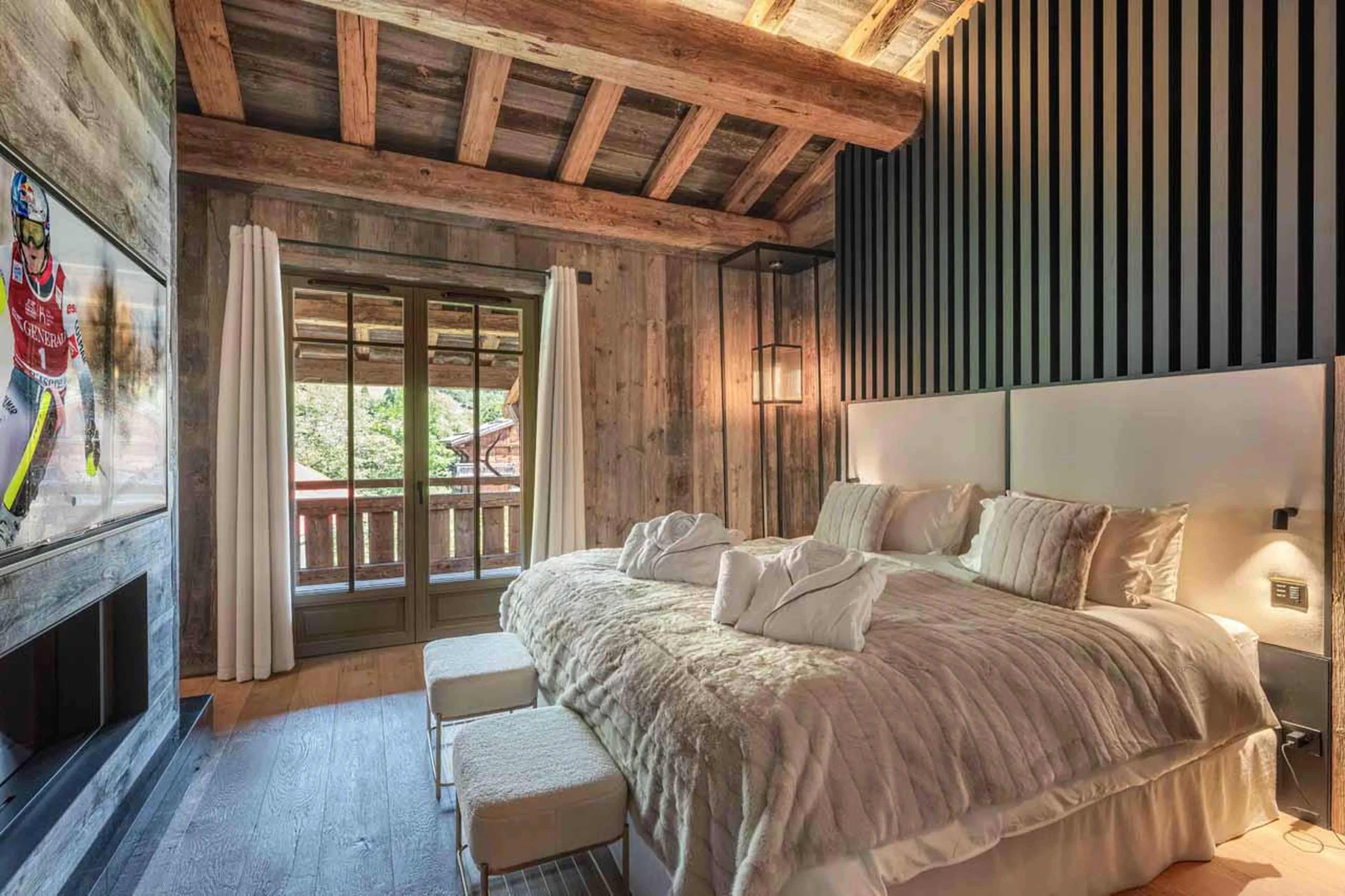 Double bedroom in Chalet Le Lodge, Megeve