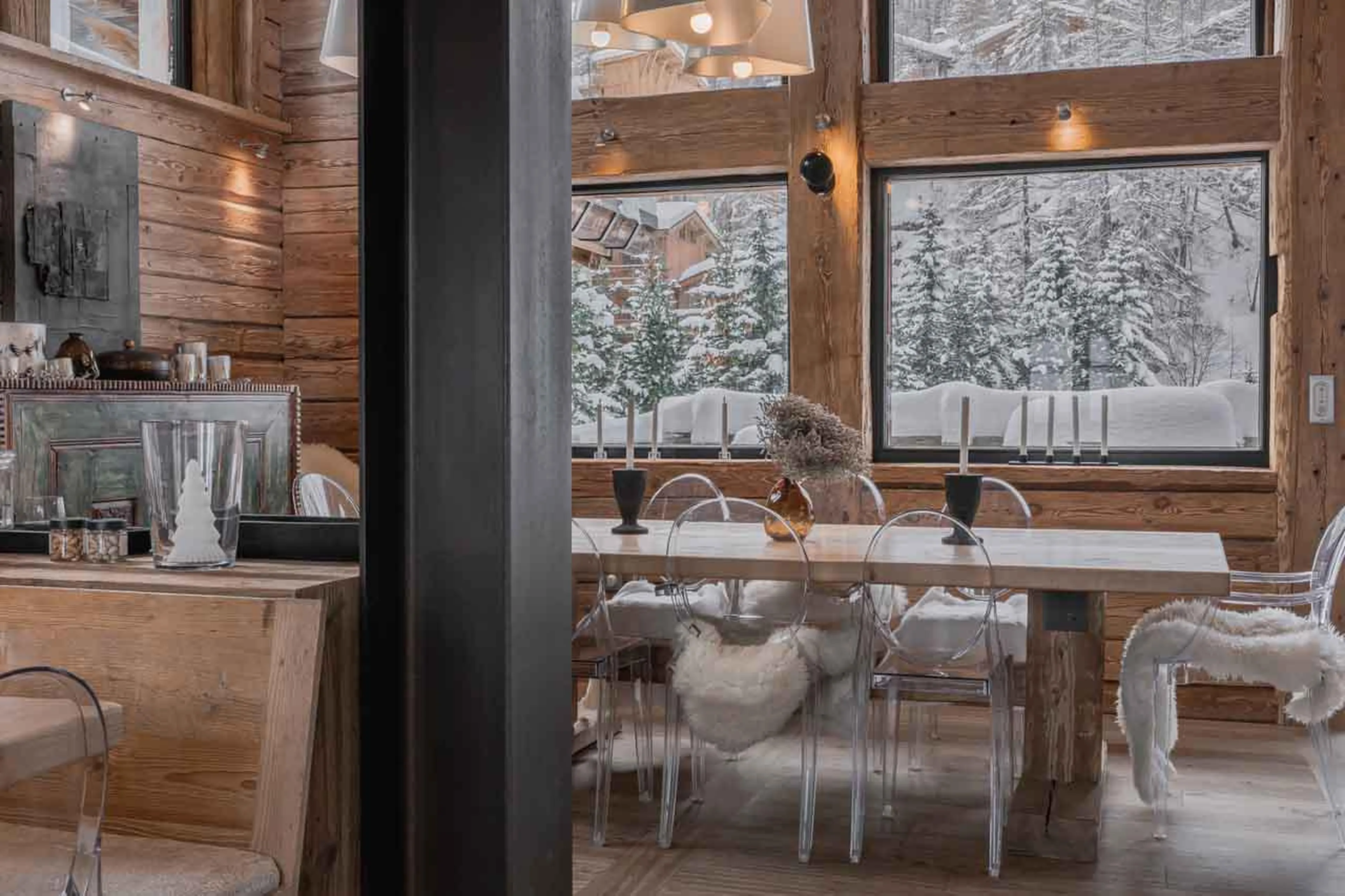 Modern dining table at Chalet Le Papillon in Val d'Isere