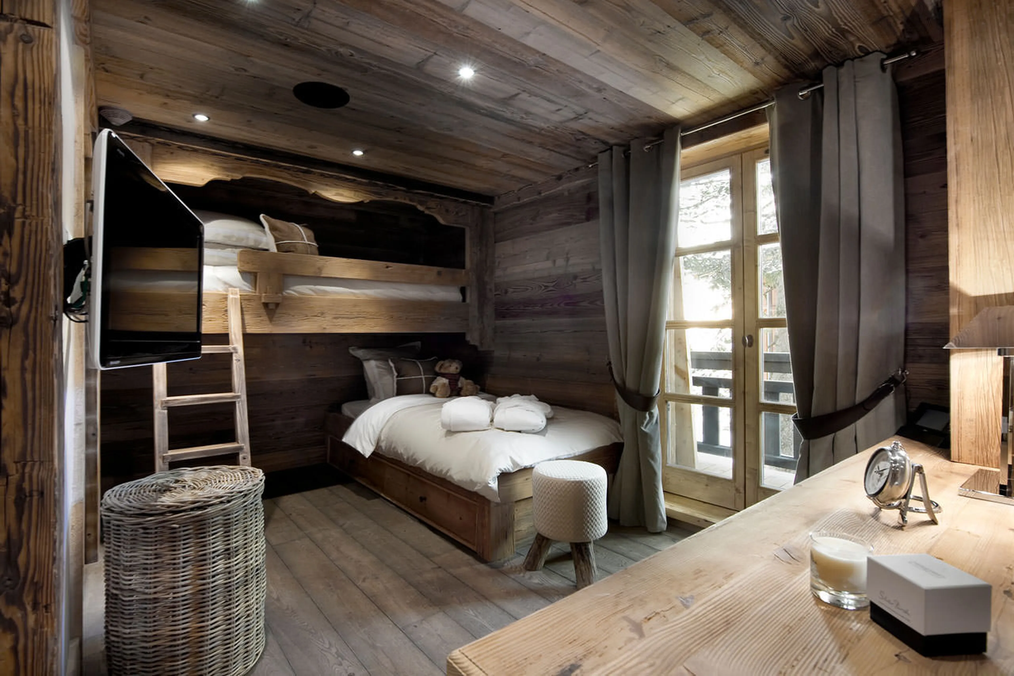 Bunk bedroom for youngsters in Chalet Le Petit Chateau in Courchevel 1850