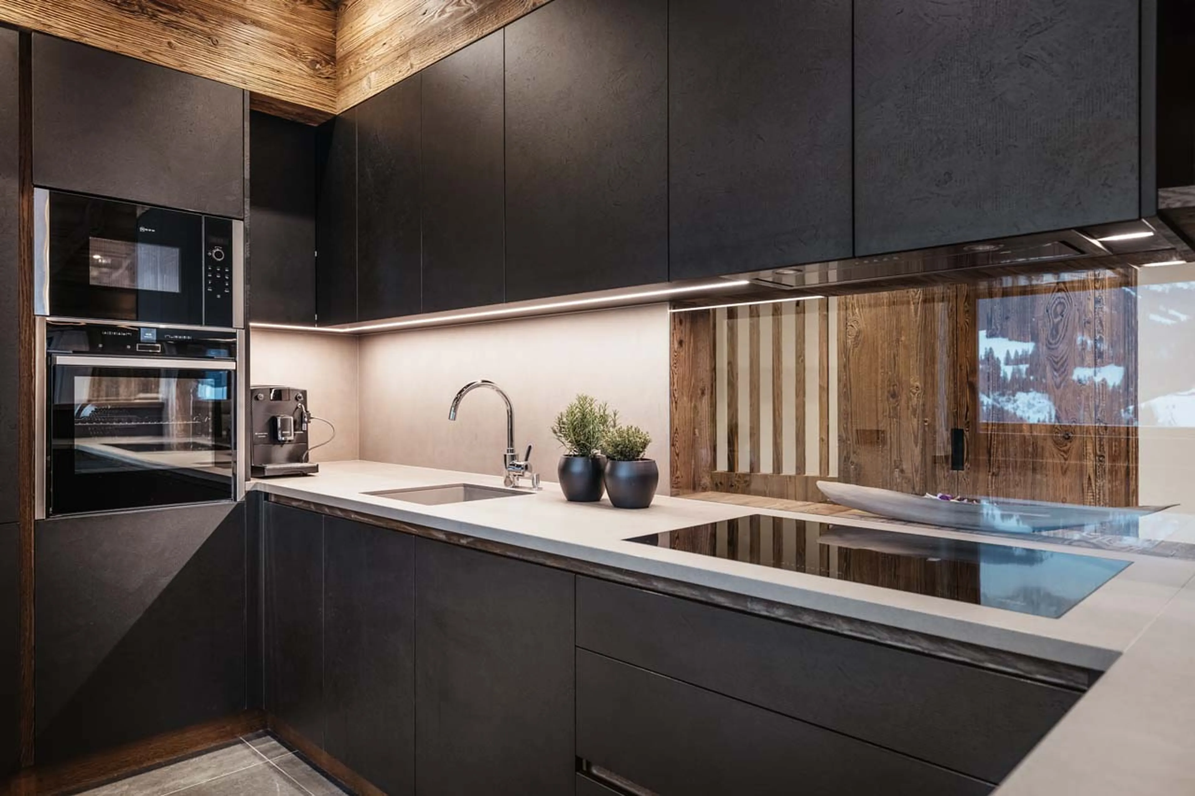 Modern kitchen in Chalet Lefiro, Val Gardena