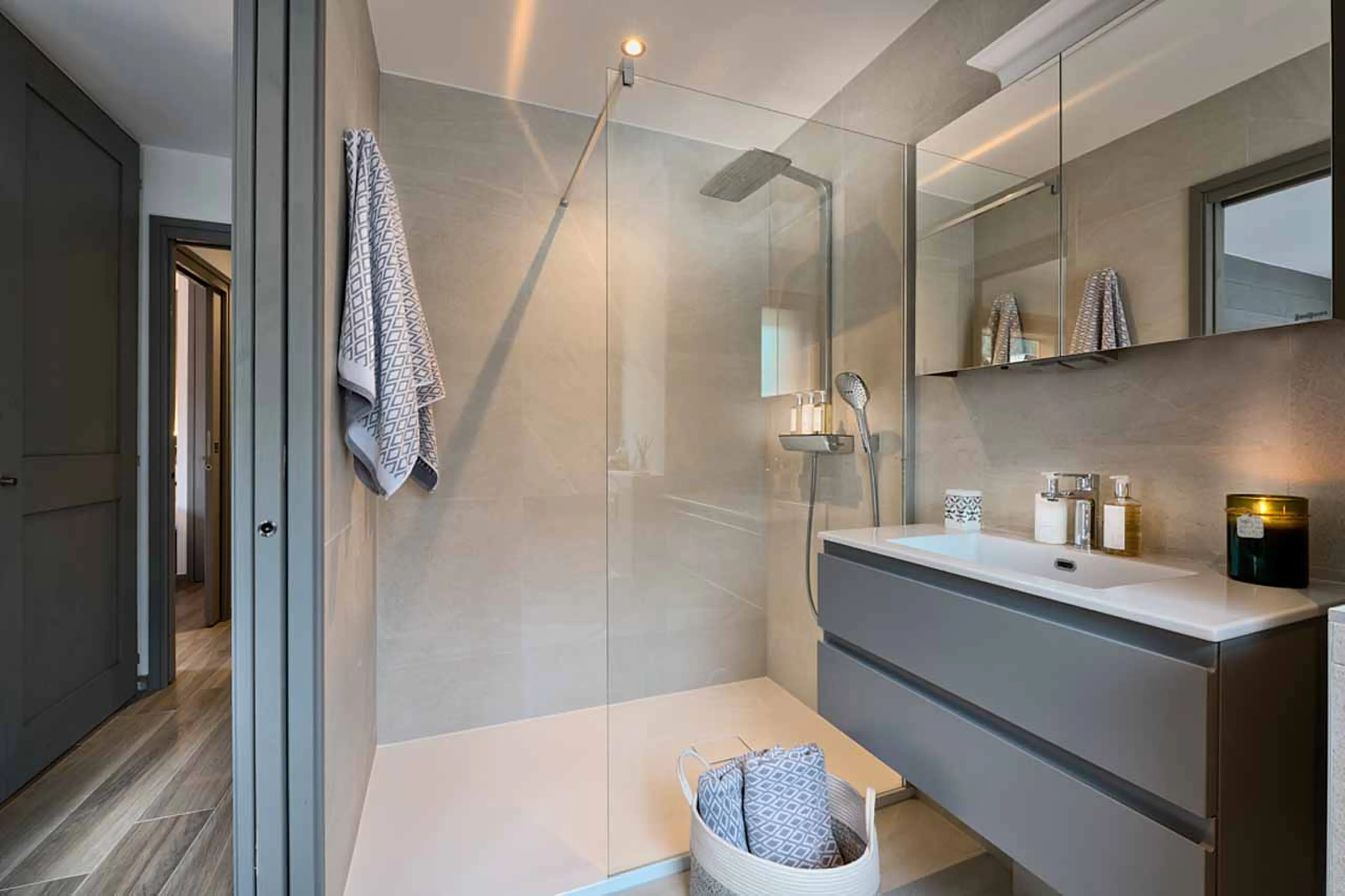 Shower room at Apartment Les Abeilles in Morzine