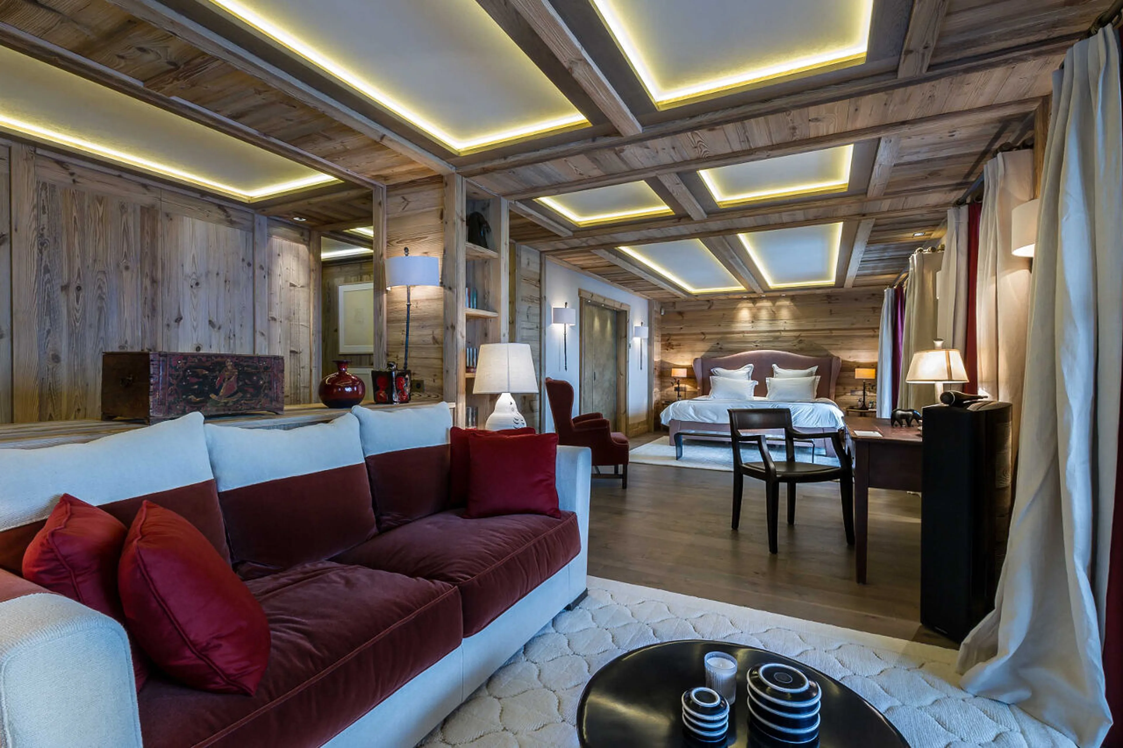 Lounge area of master bedroom in Chalet Les Bastidons  in Courchevel 1850