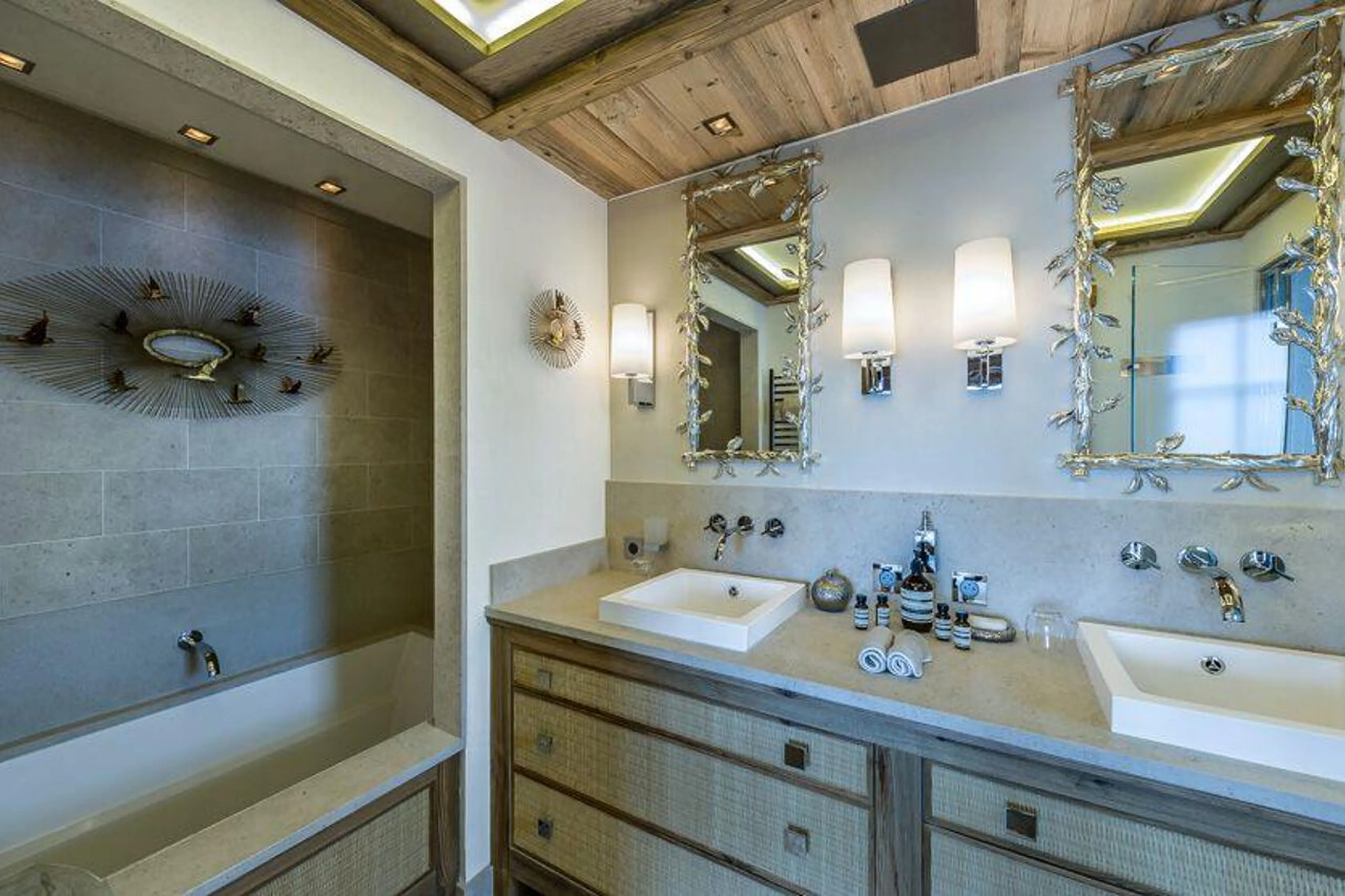 Master bathroom with bath, shower and double basin in Chalet Les Bastidons  in Courchevel 1850