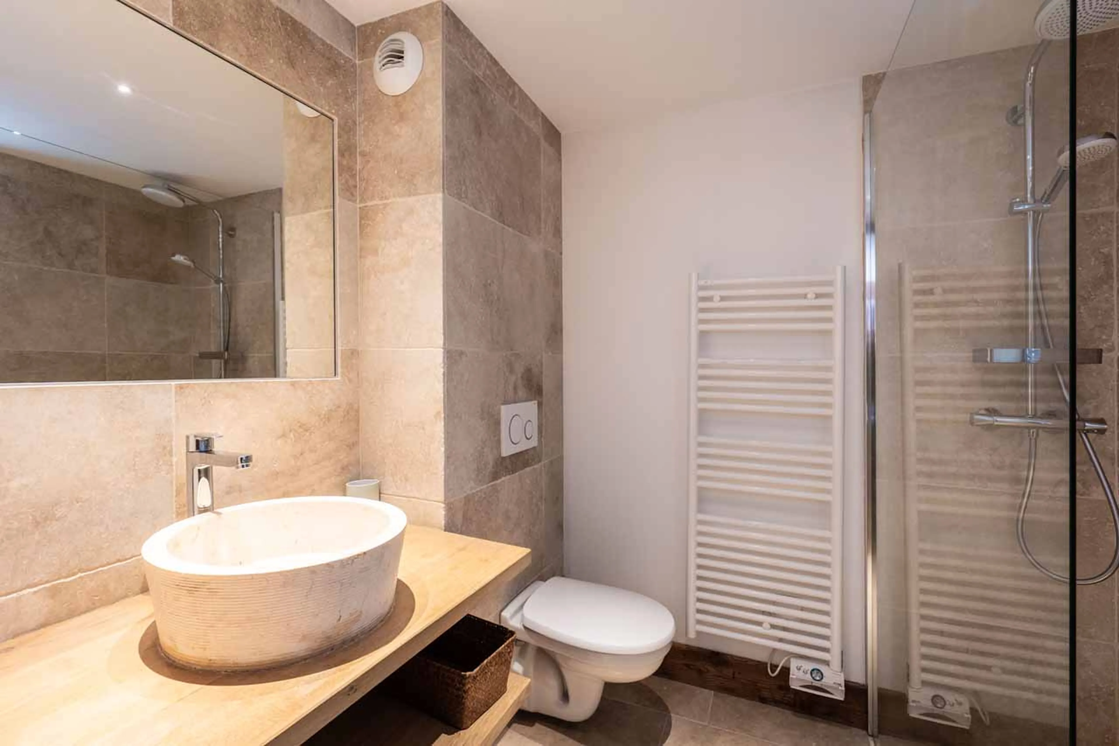 Bedroom 3 en-suite at Chalet Les Clarines d'Or in Courchevel 1650