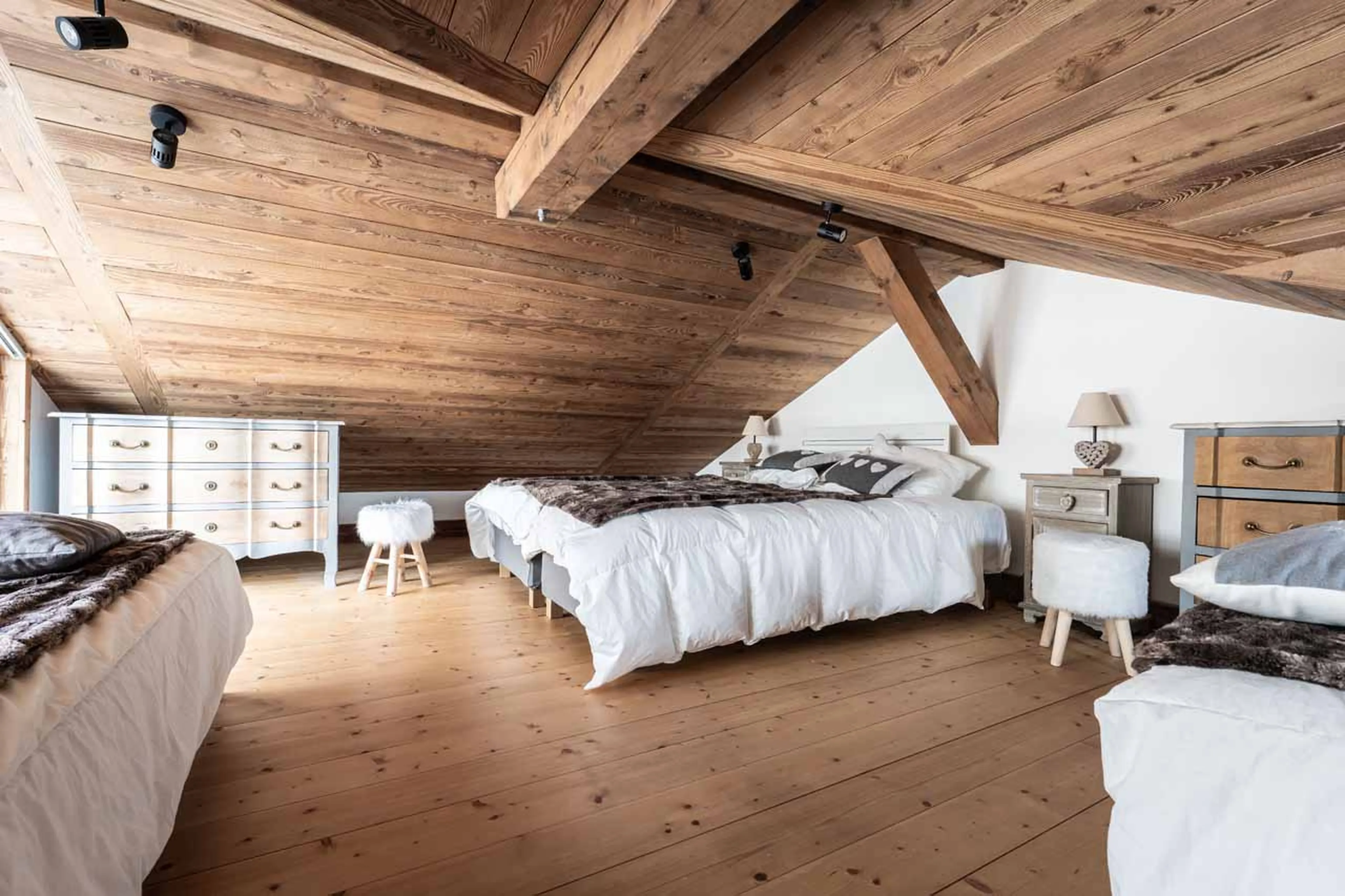 Bedroom 5 beds at Chalet Les Clarines d'Or in Courchevel 1650