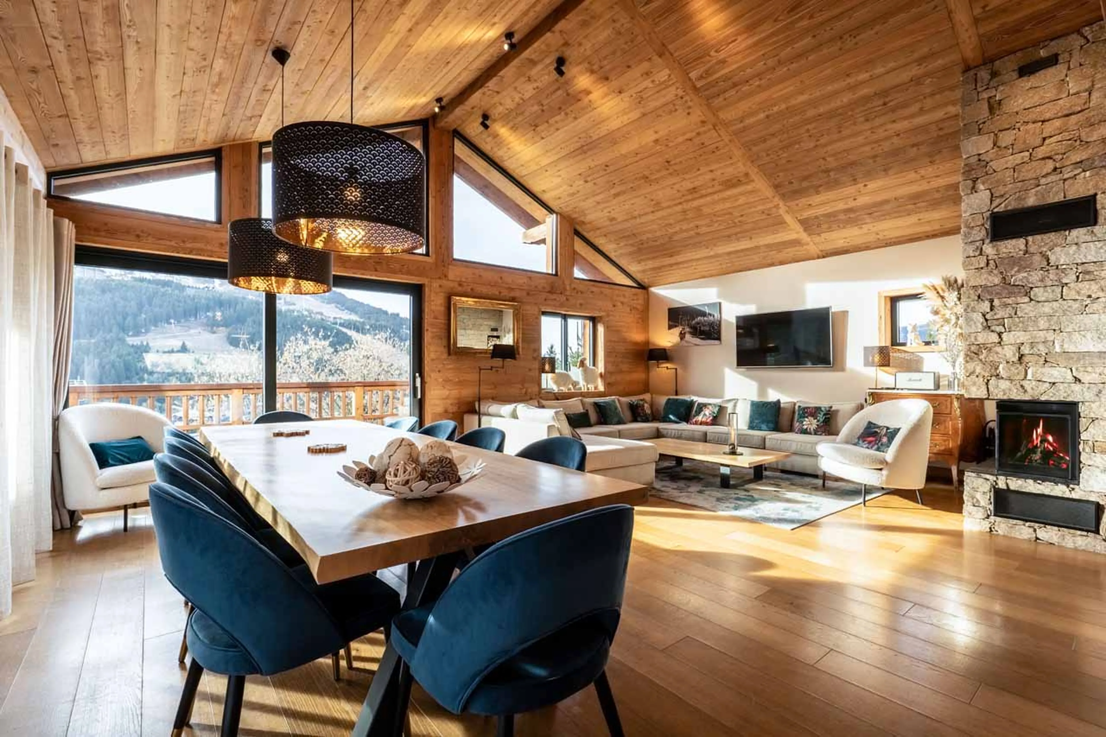 Dining area at Chalet Les Clarines d'Or in Courchevel 1650