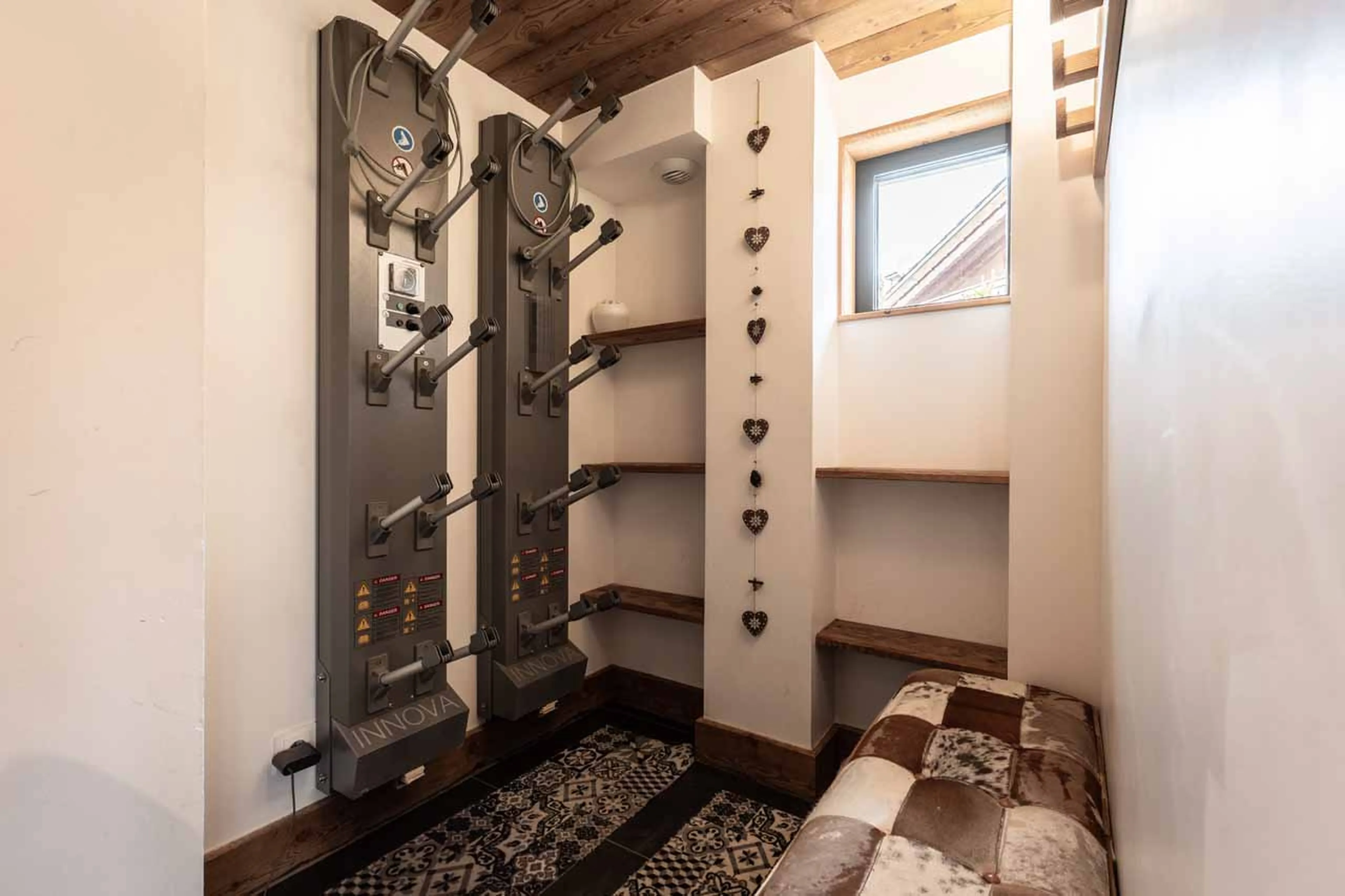 Ski room at Chalet Les Clarines d'Or in Courchevel 1650