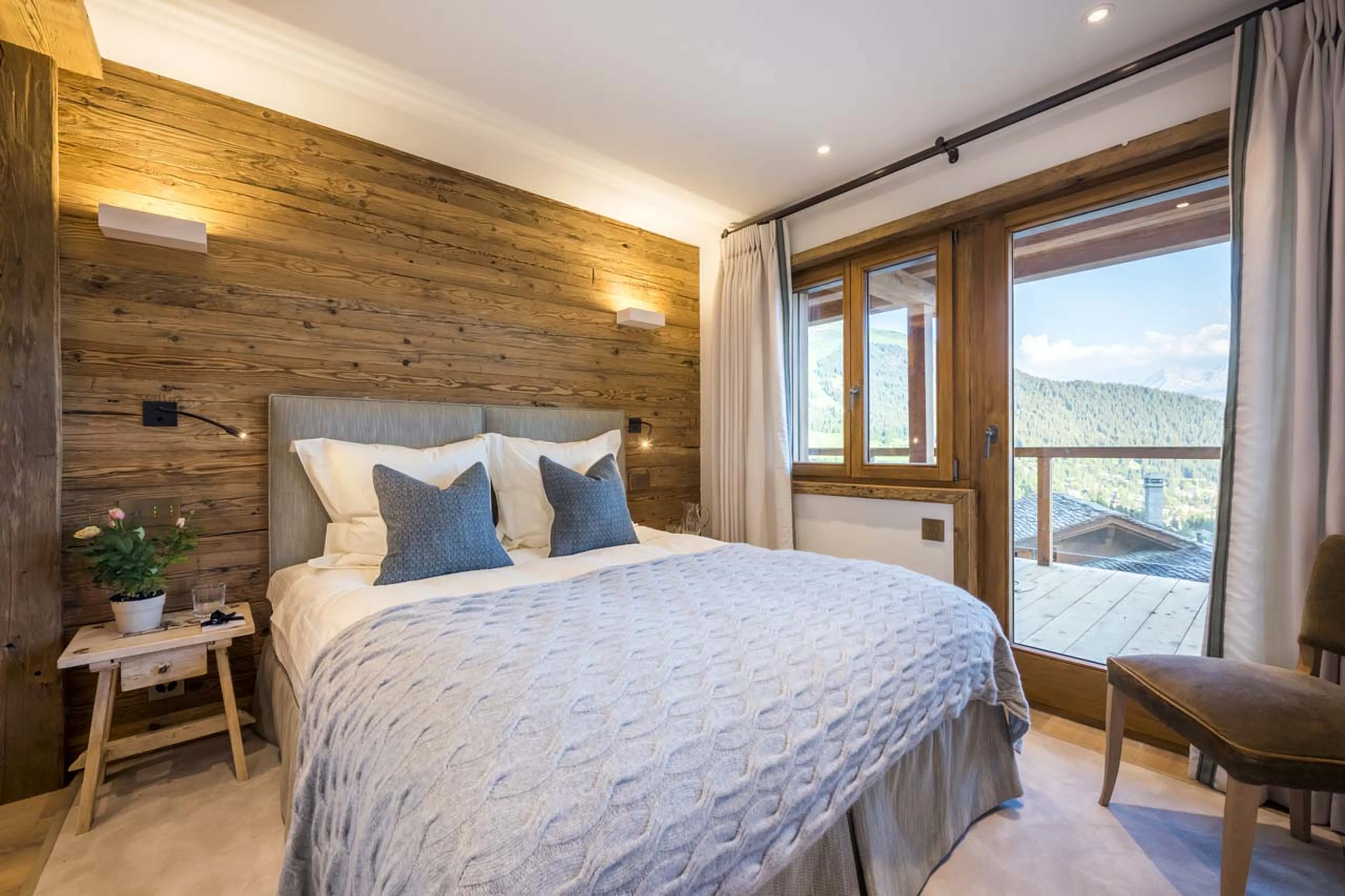BEdroom two at Chalet Les Etrennes in Verbier