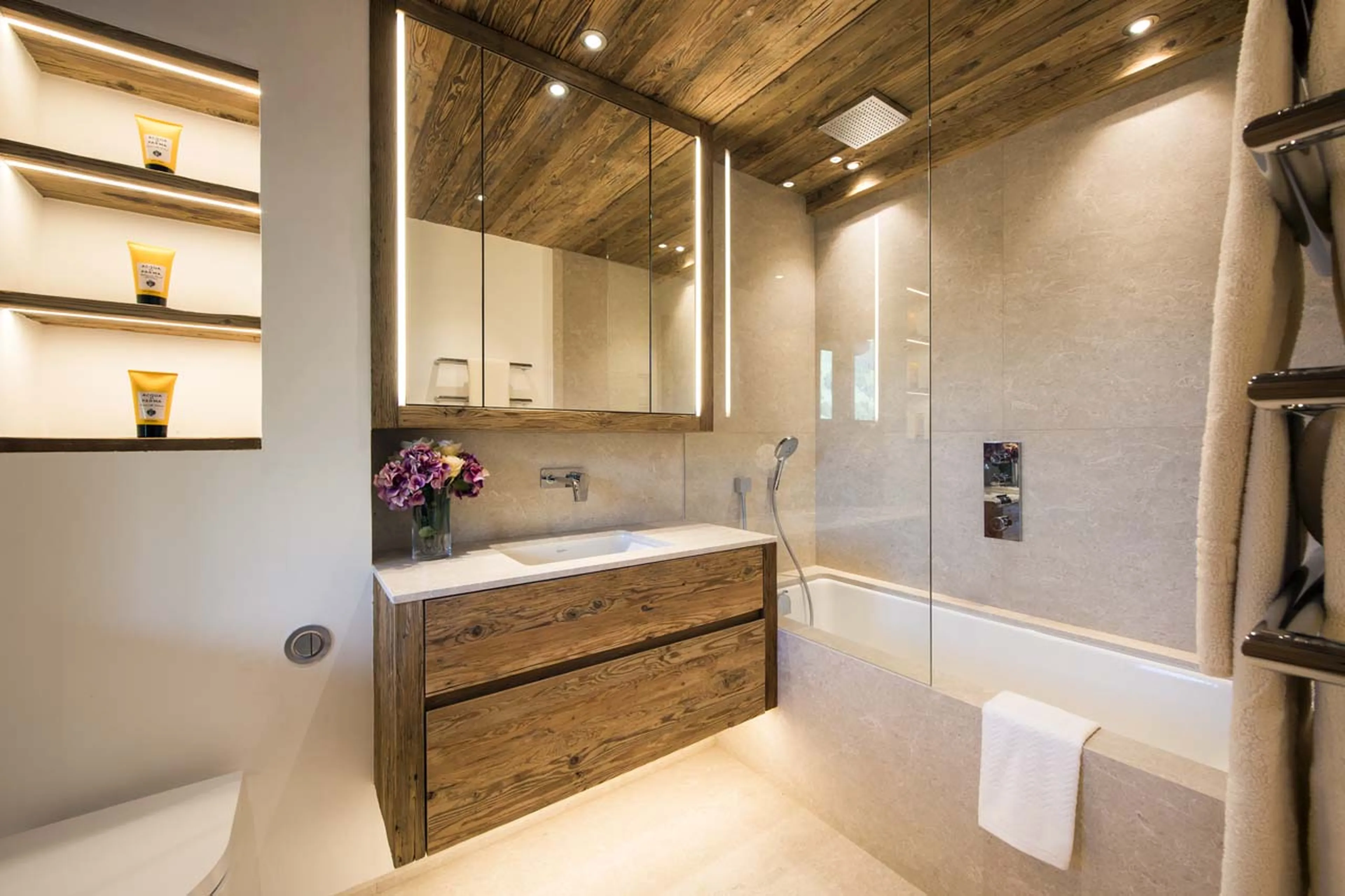 En-suite bathroom three in Chalet Les Etrennes in Verbier