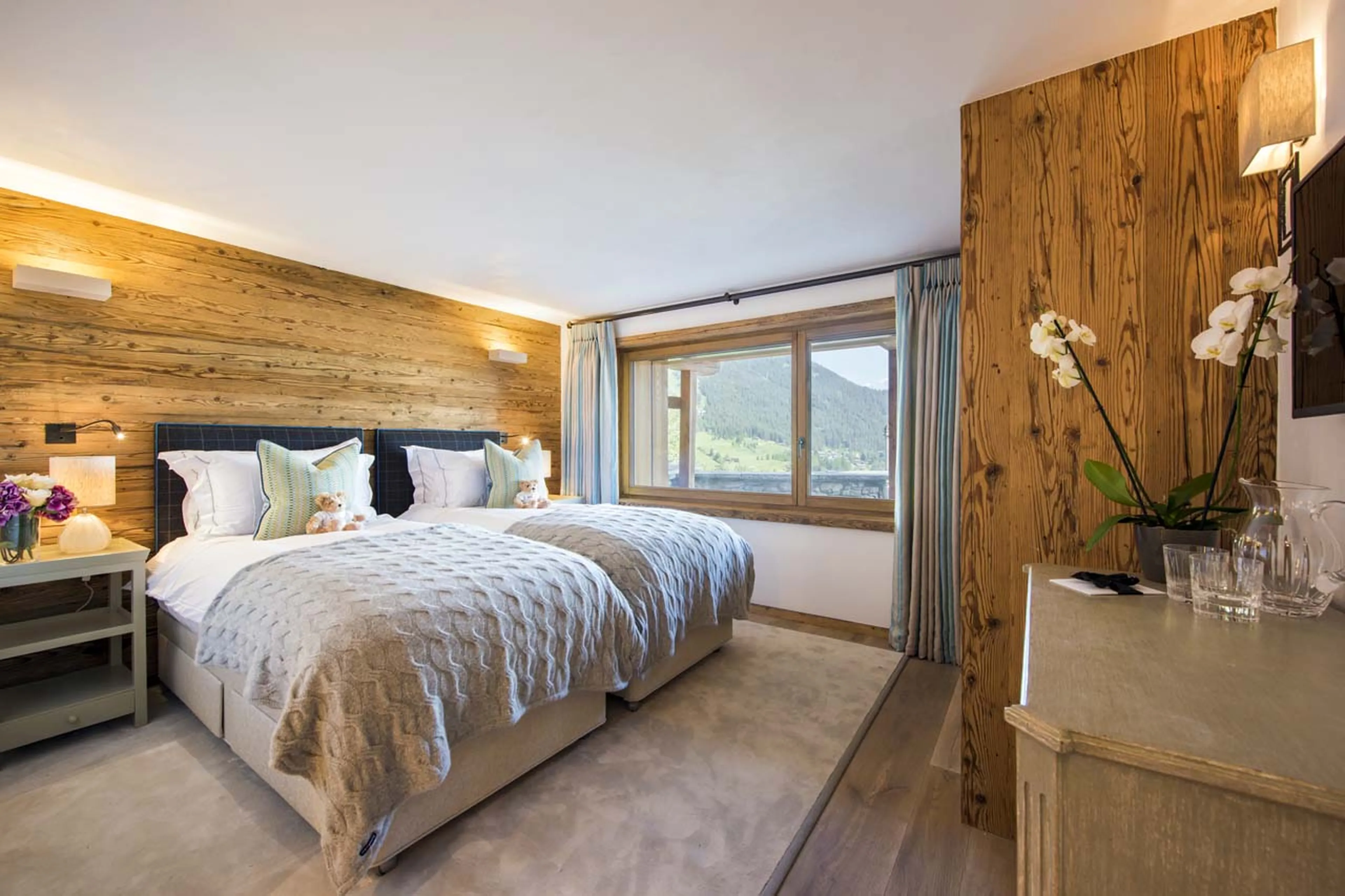Bedroom six at Chalet Les Etrennes in Verbier