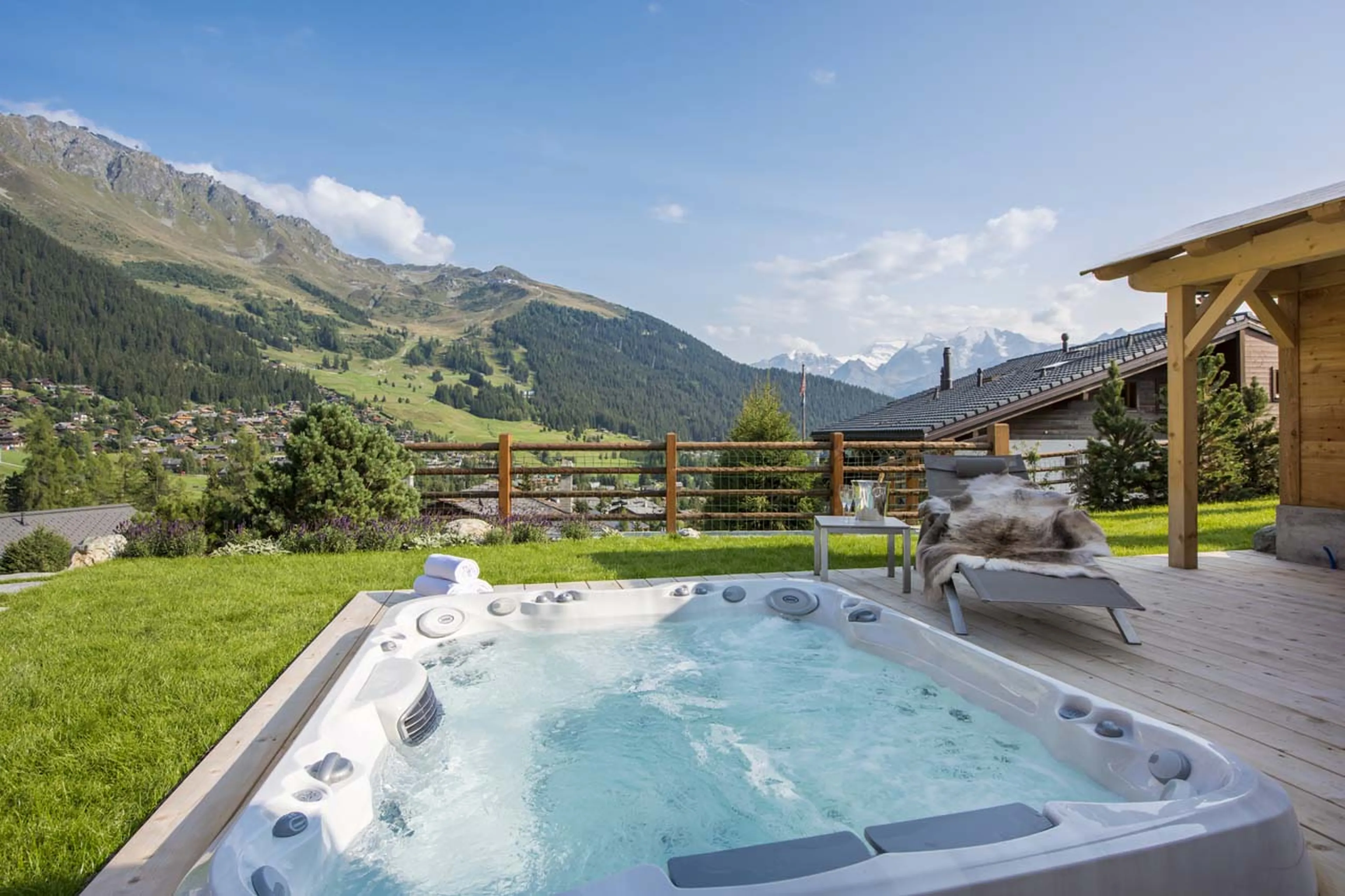 Hot tub in summer at Chalet Les Etrennes in Verbier