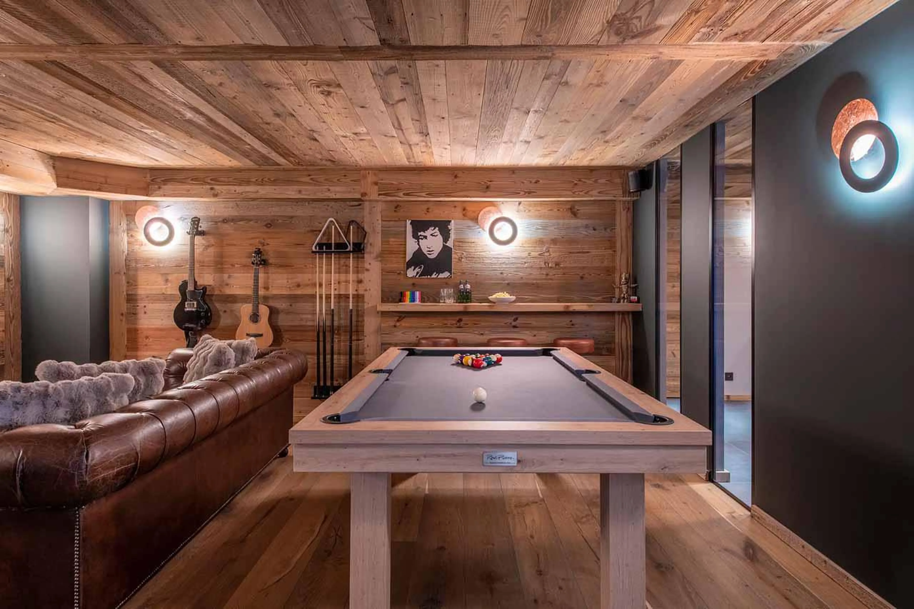 Pool table at Chalet les Sapins in Les Gets