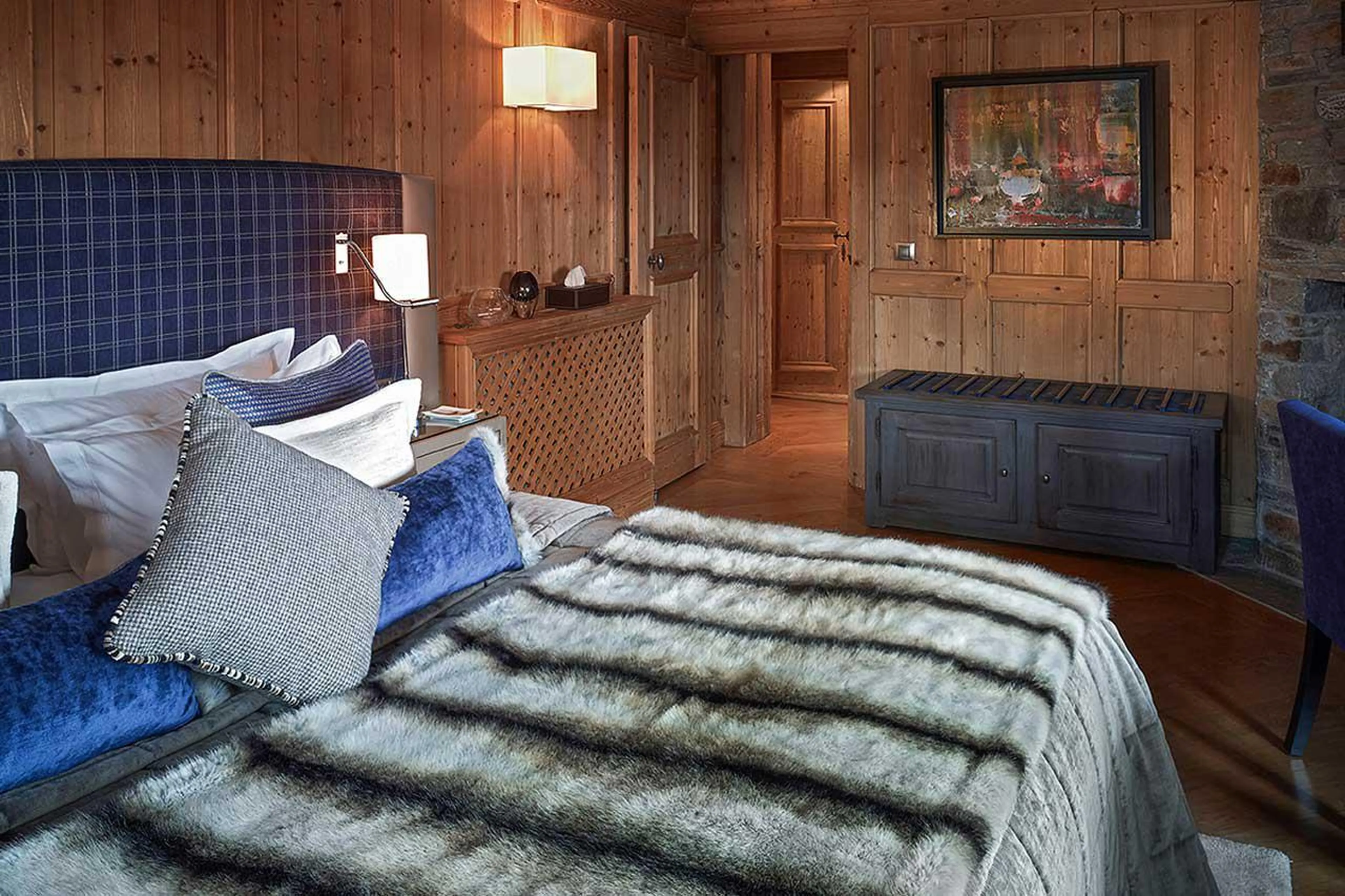 Double bed at Chalet Les Sorbiers in Courchevel 1850