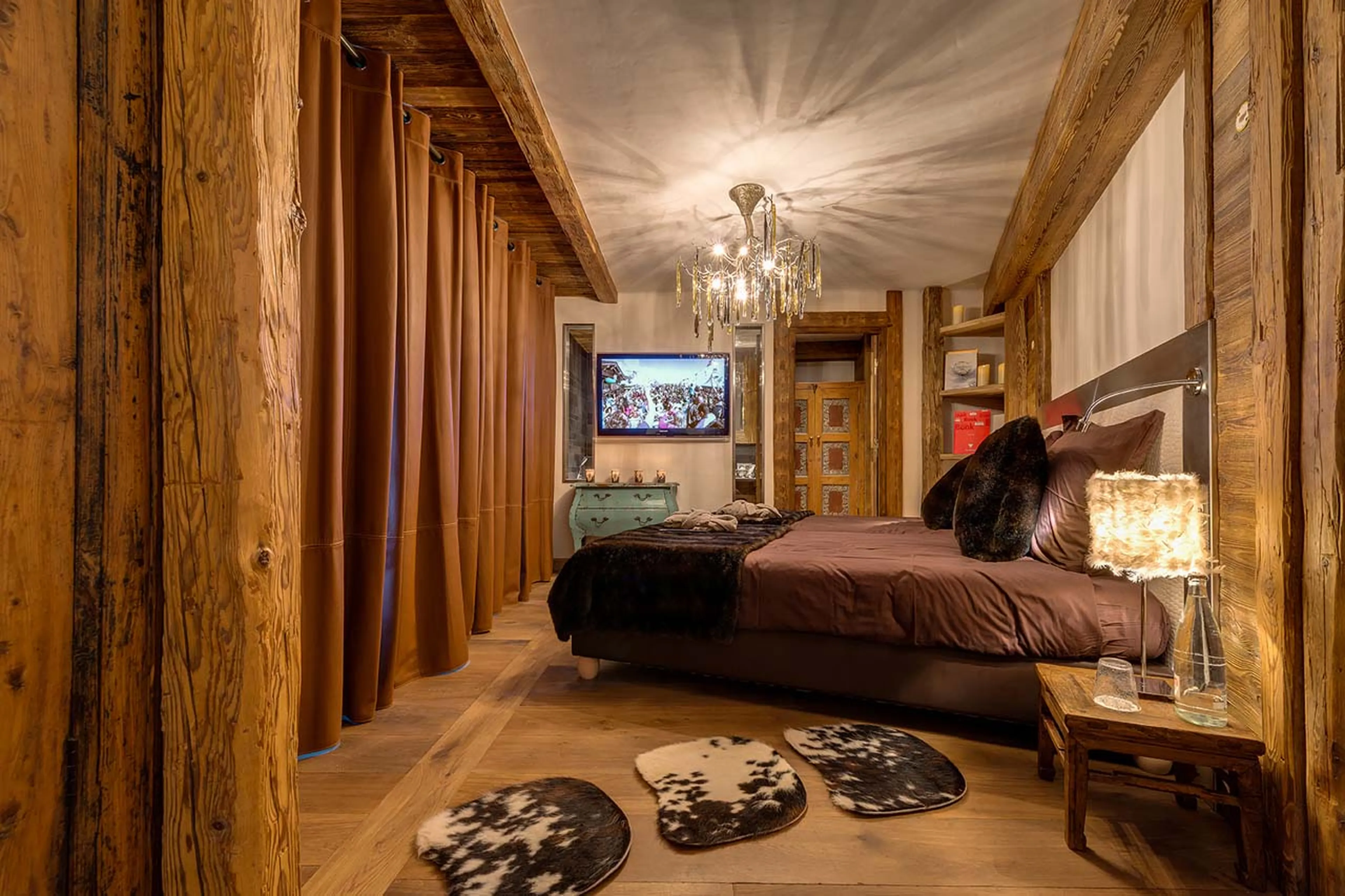 Second master double en suite bedroom with balcony access in Chalet Lhotse in Val d’ Isere