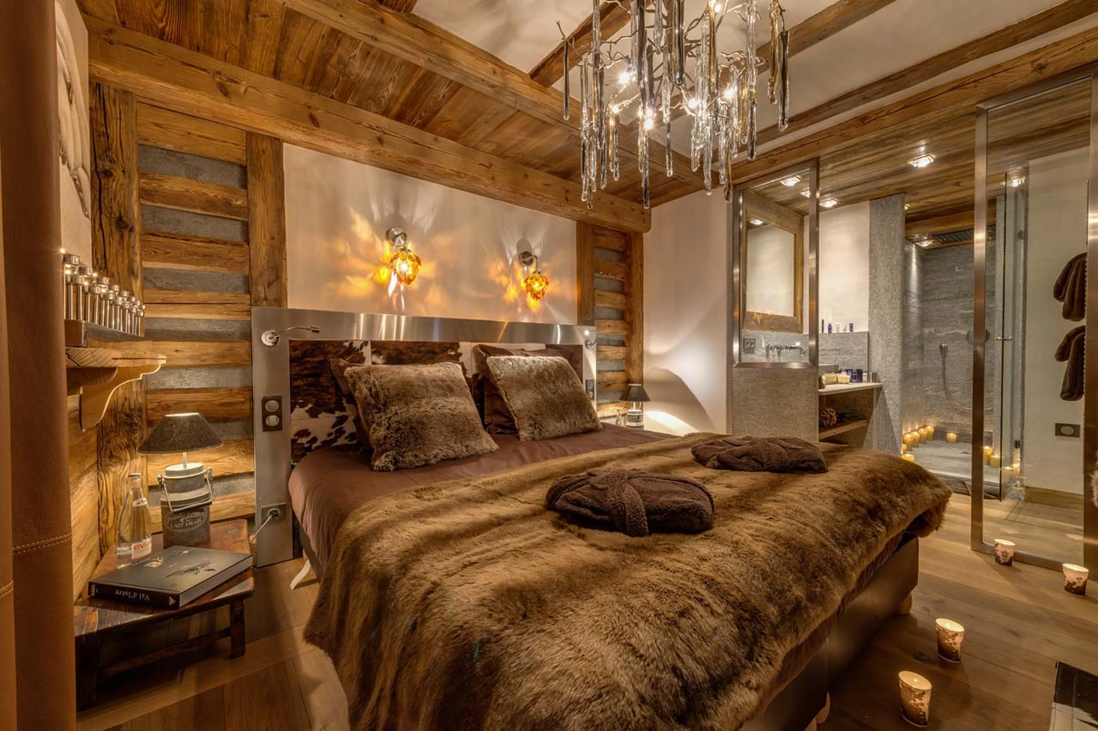 Double bed family suite with adjoining bunkbed room in Chalet Lhotse in Val d’ Isere