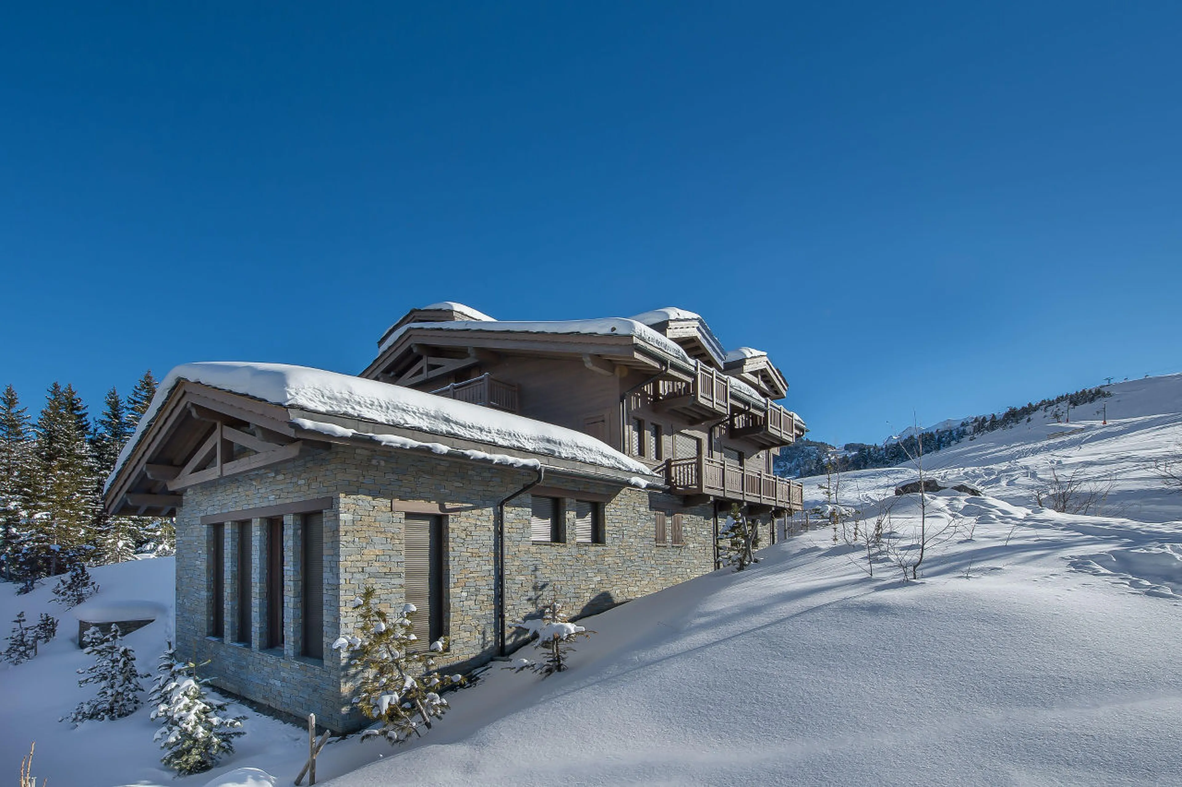Modern Chalet Licorne, right on the slopes of Courchevel 1650