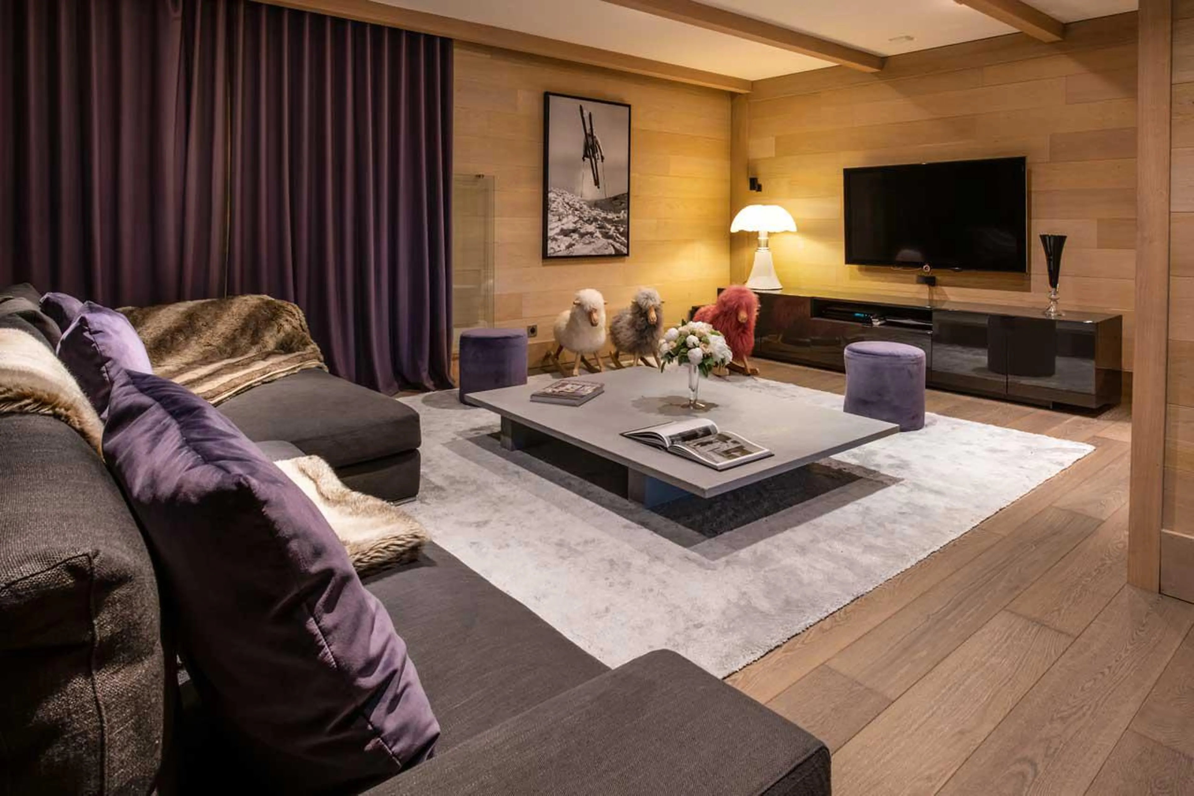 TV lounge in Chalet Licorne in Courchevel 1650