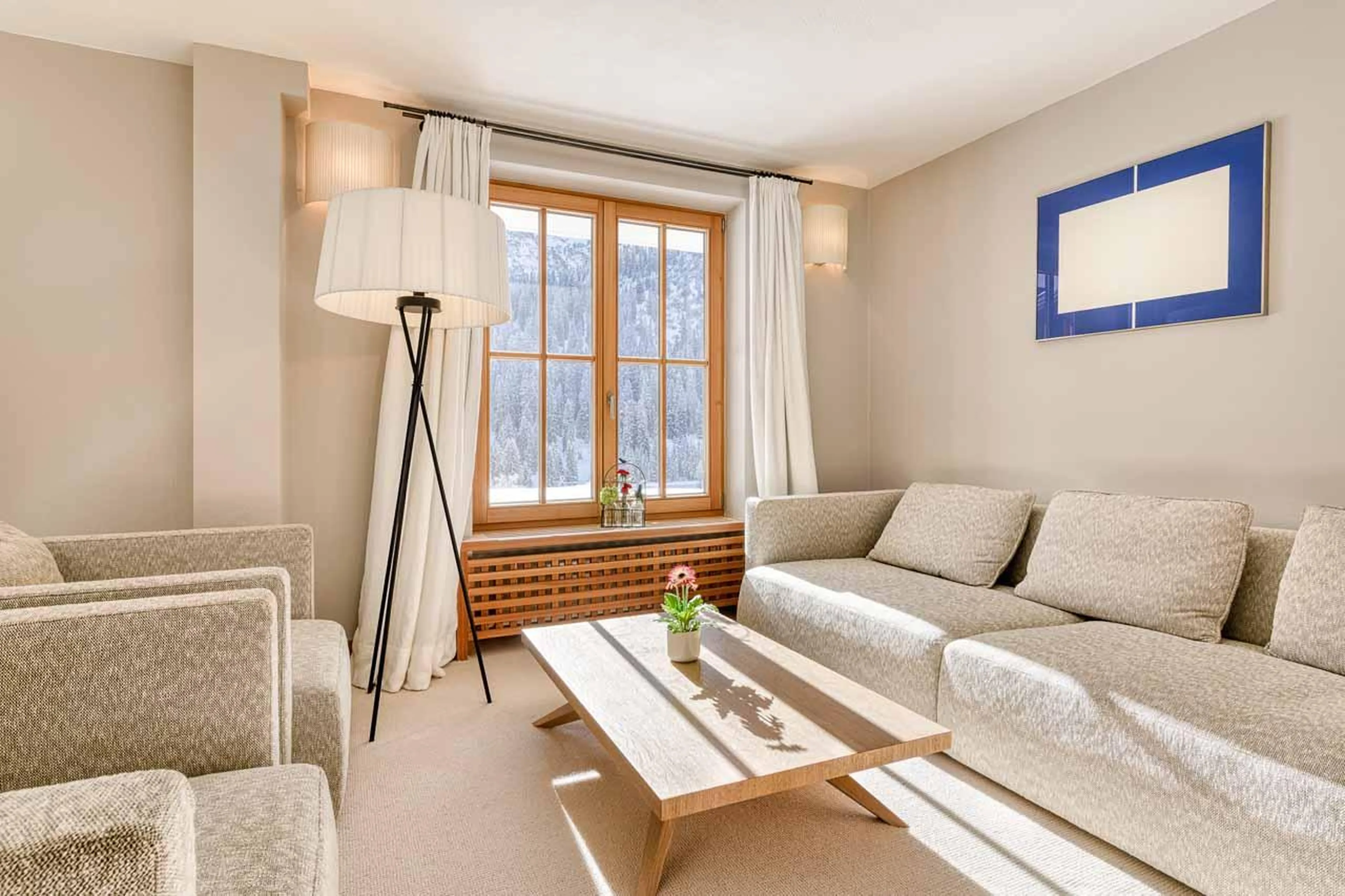 Bedroom sitting area at Chalet Lilly in Zug
