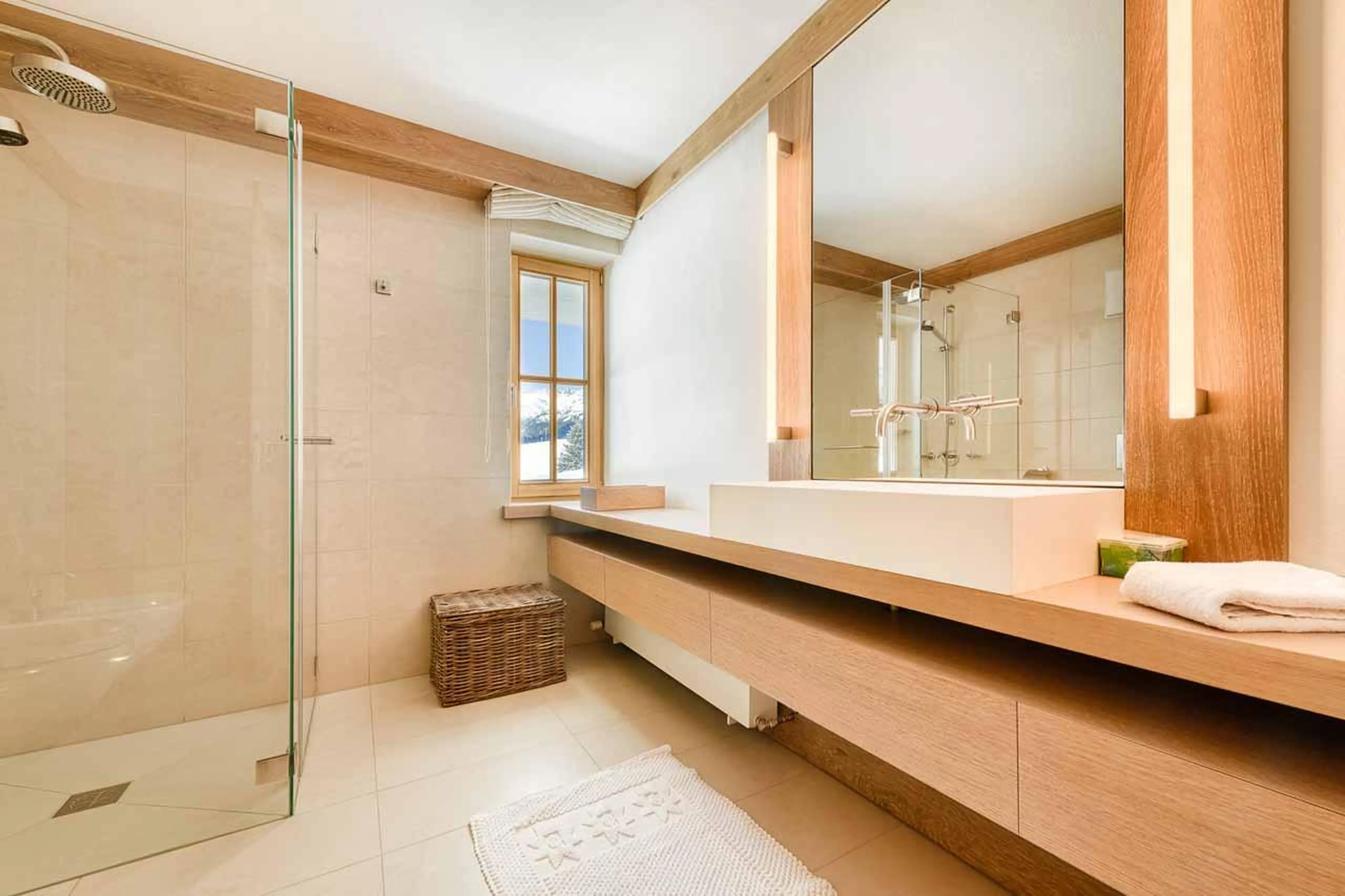 Shower room at Chalet Lilly in Zug