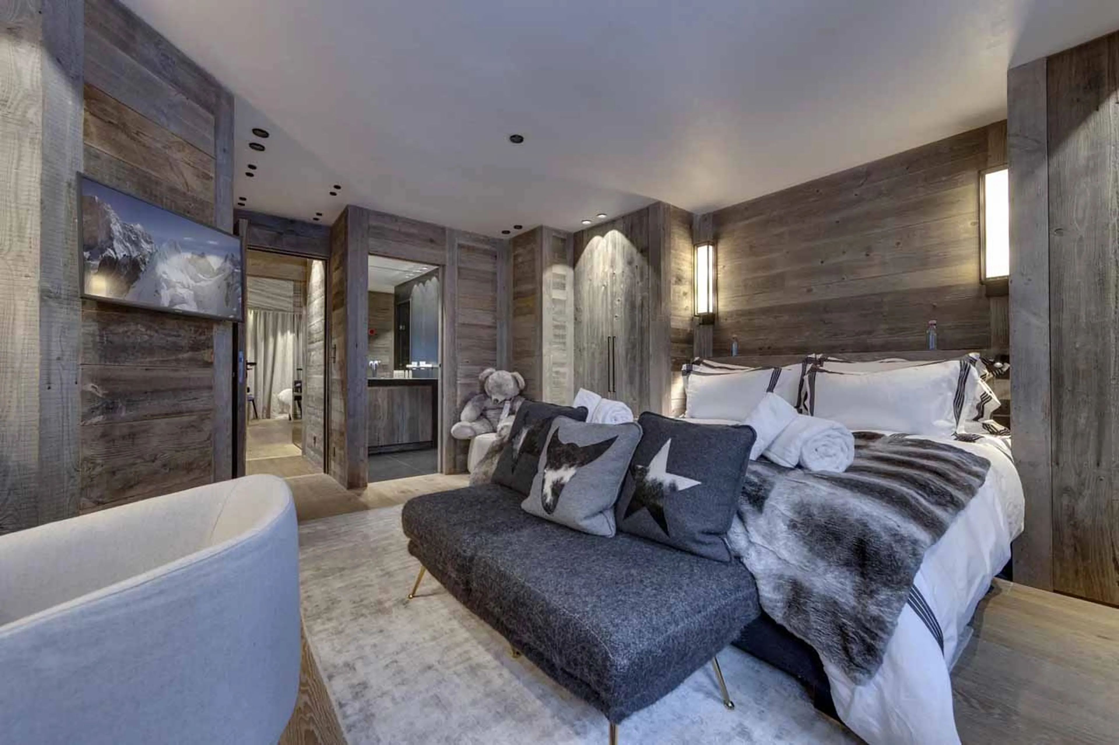 Bedroom 2 at Chalet L'Ours Blanc in Val d'Isere