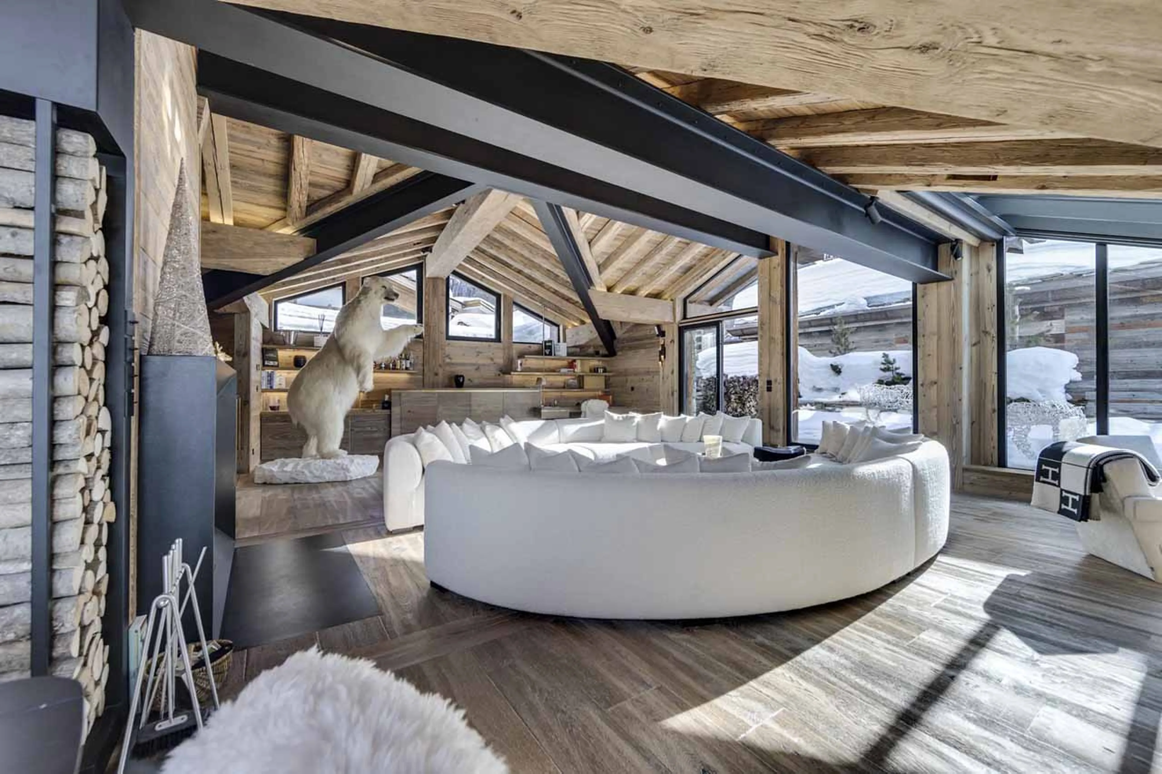 Living area at Chalet L'Ours Blanc in Val d'Isere