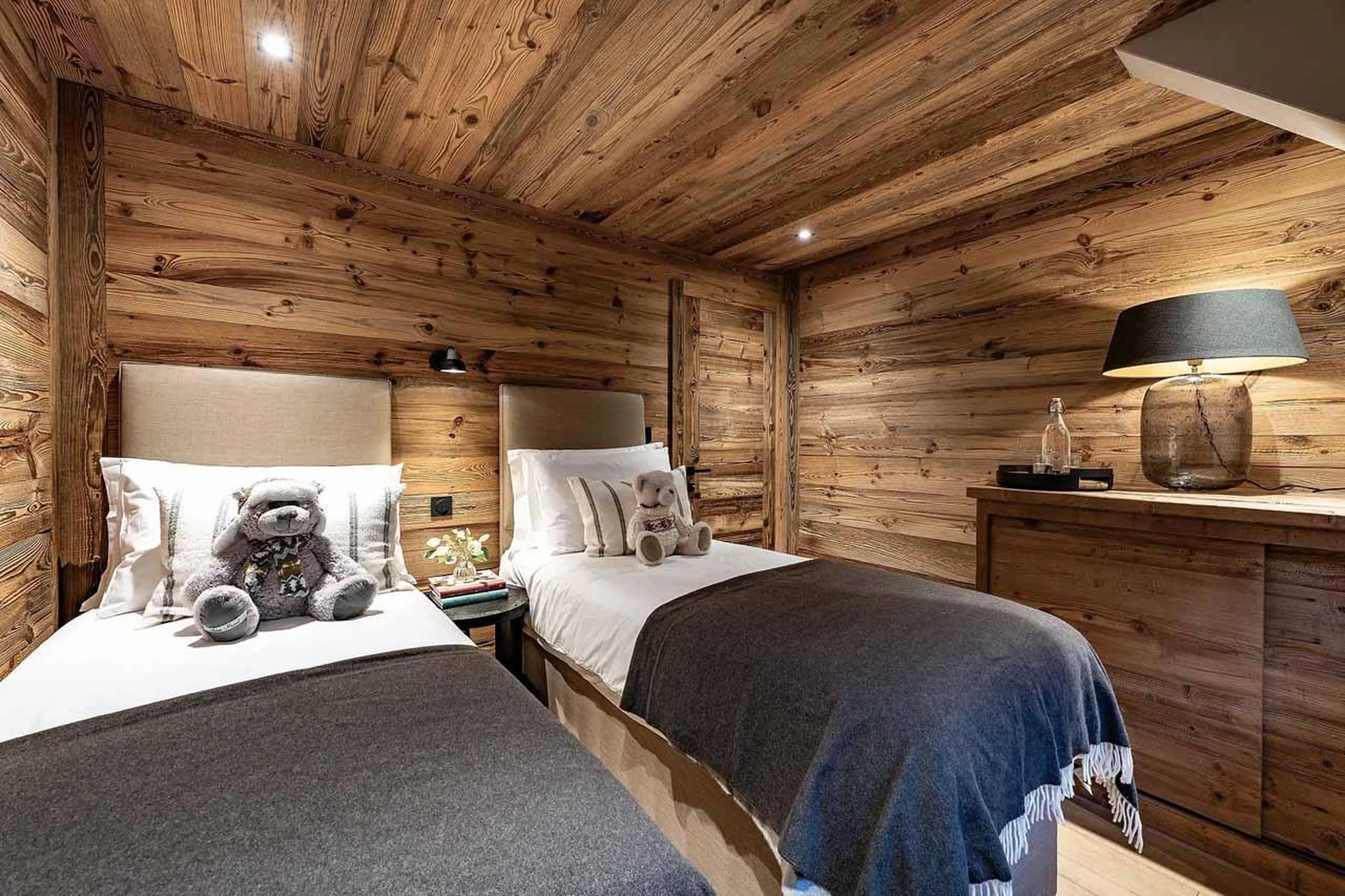 Twin bedroom in Chalet Lupa, Chamonix
