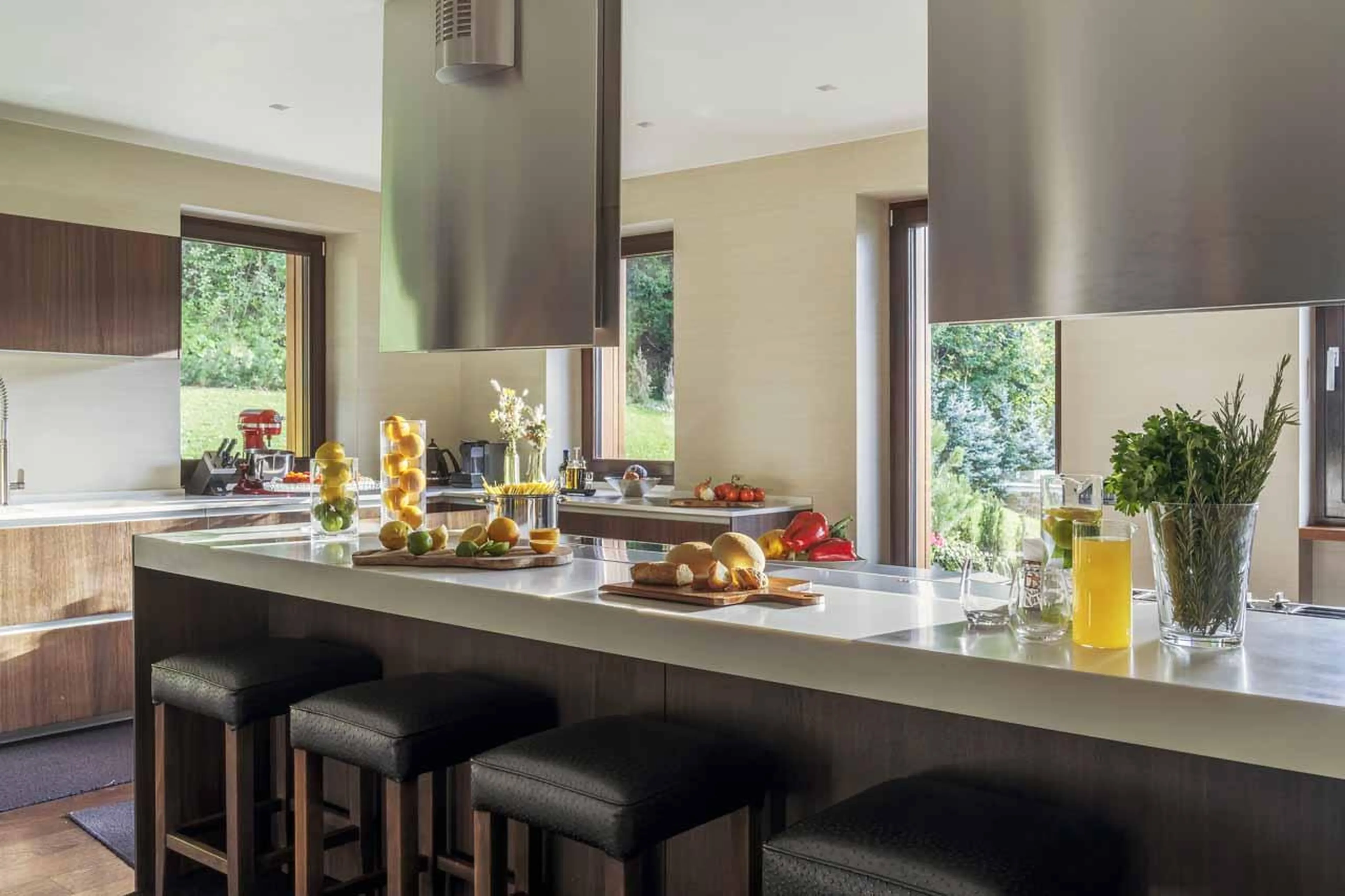 Kitchen and bar at Chalet LV | 02 in Cortina