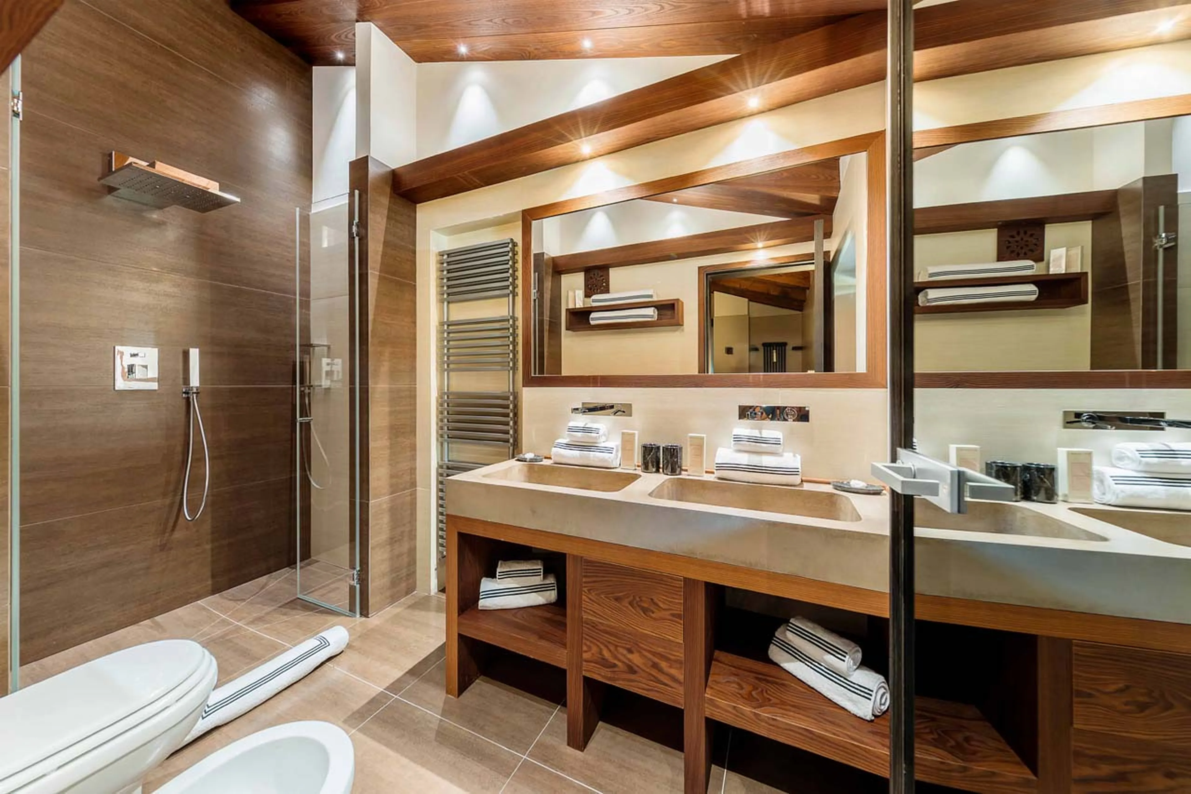 Bathroom two at Chalet LV | 02 in Cortina