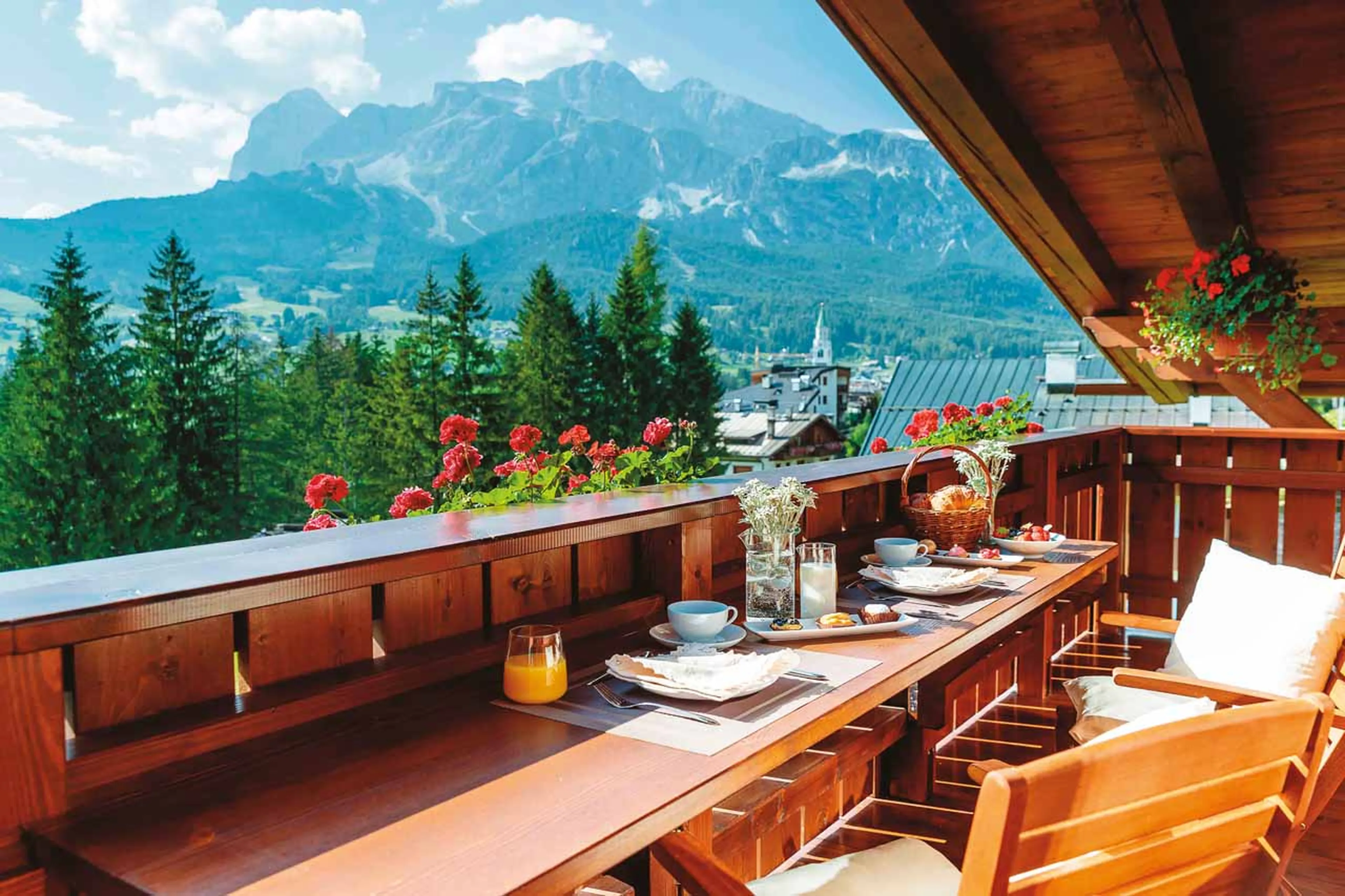 Balcony in summer at Chalet LV01 in Cortina