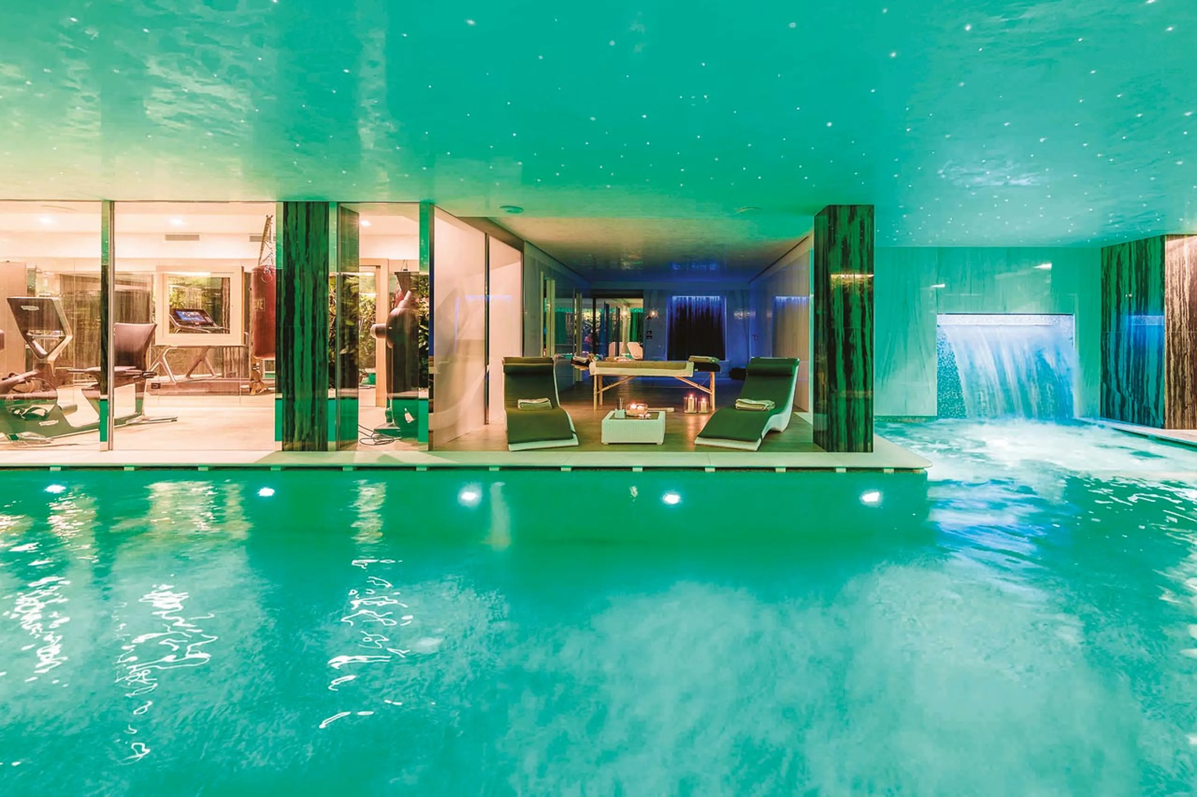 Jacuzzi with waterfall at Chalet LV | 01 in Cortina