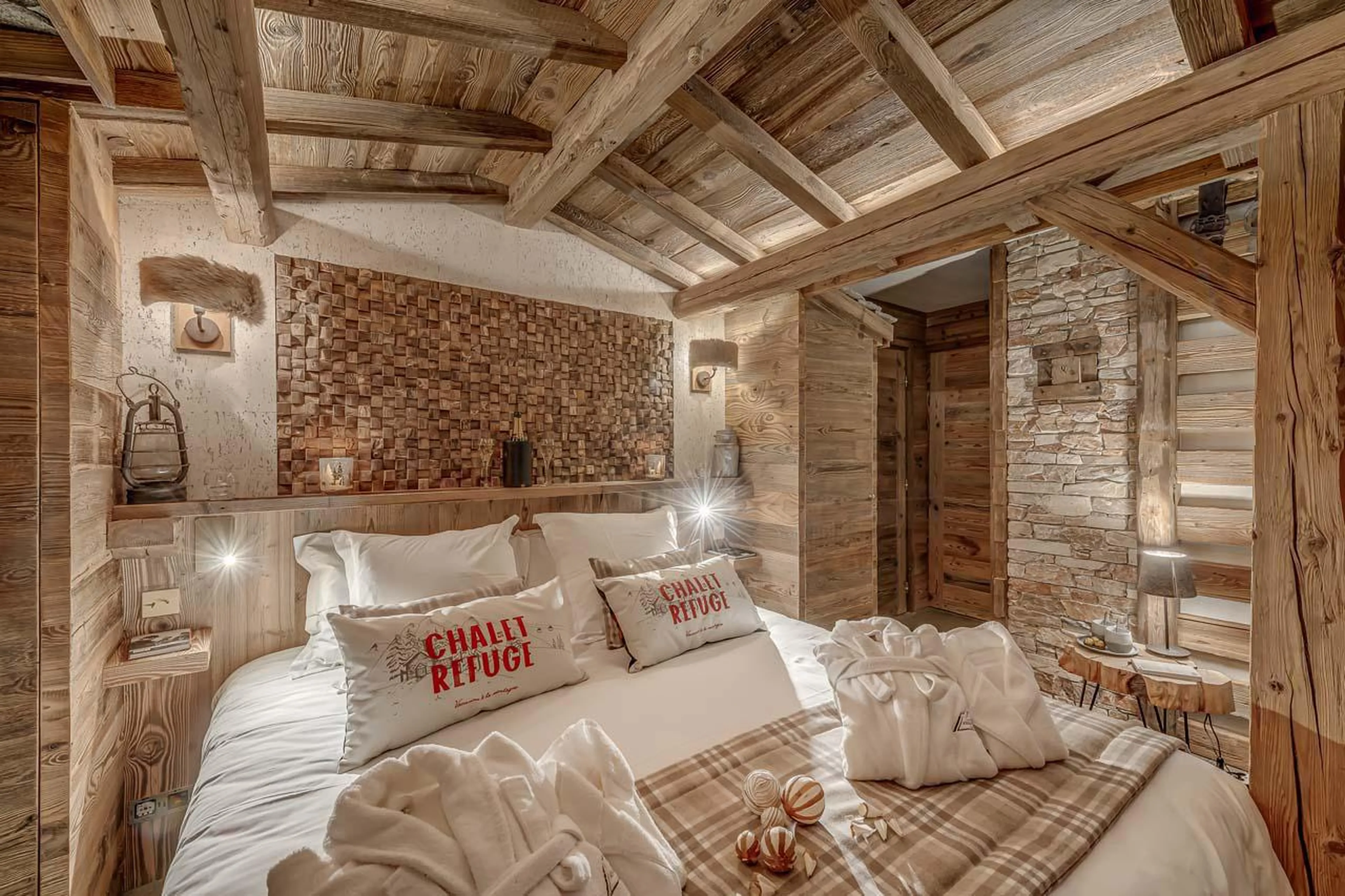 Cosy bedroom at Chalet Macha in Tignes
