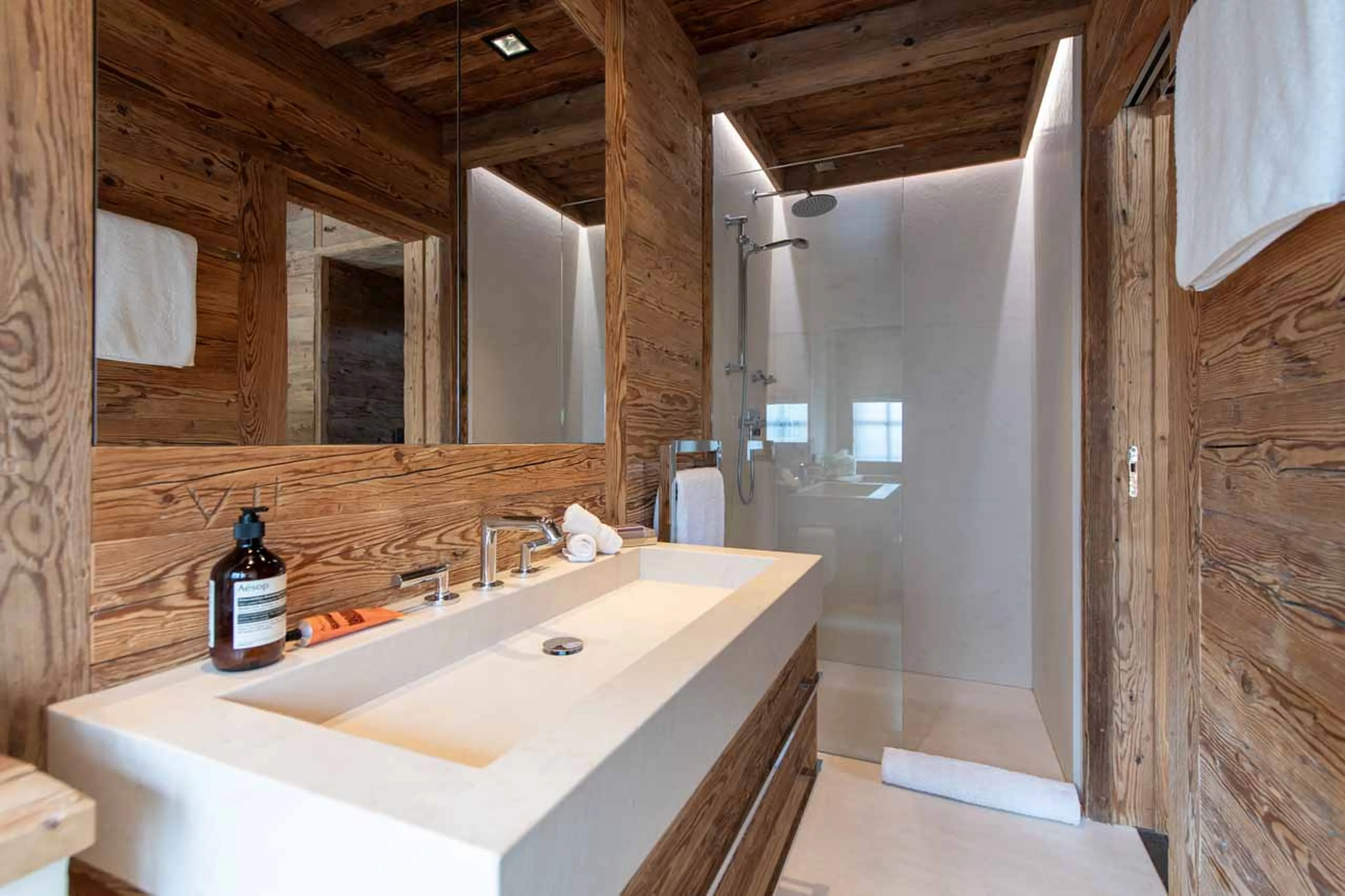 Bedroom 2 en-suite at Chalet Makini in Verbier