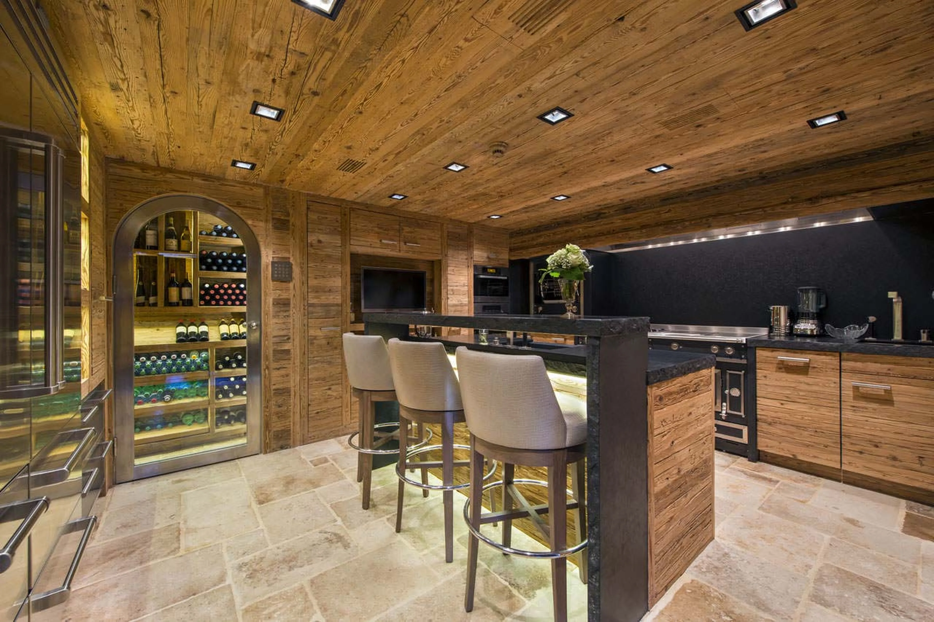Kitchen bar at Chalet Makini in Verbier