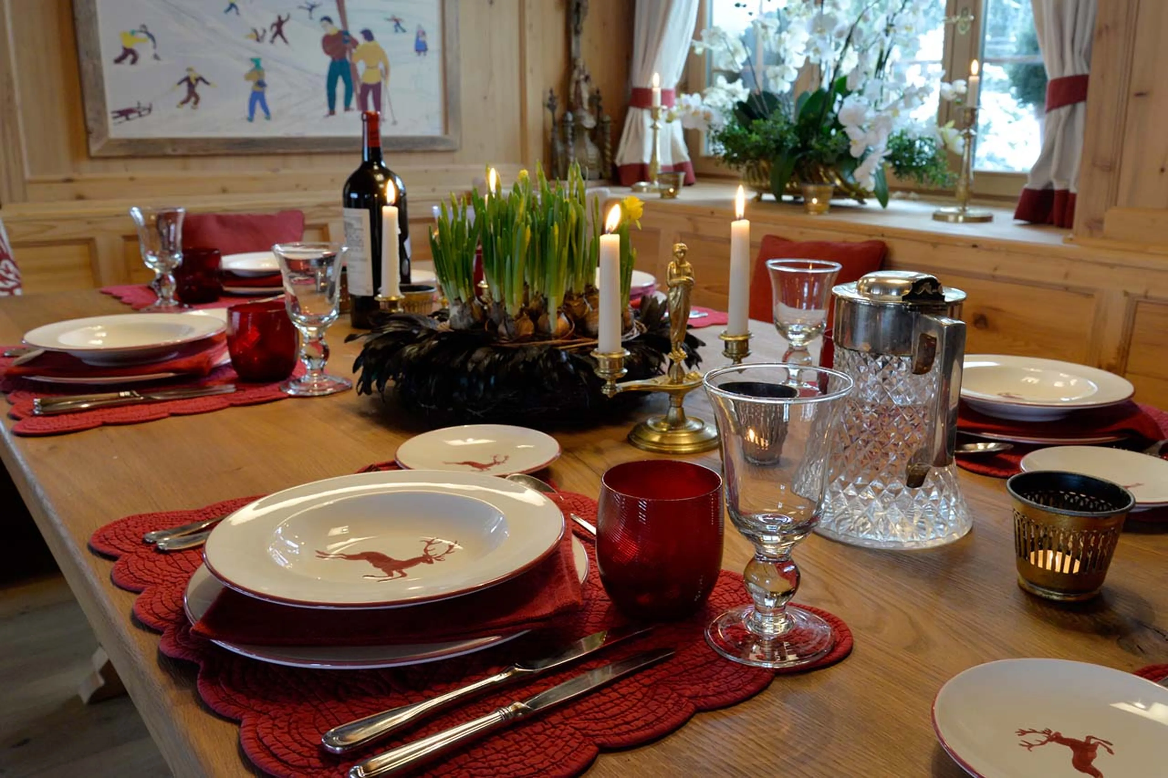 Dining table seating ten people in Chalet Maldeghem in Klosters
