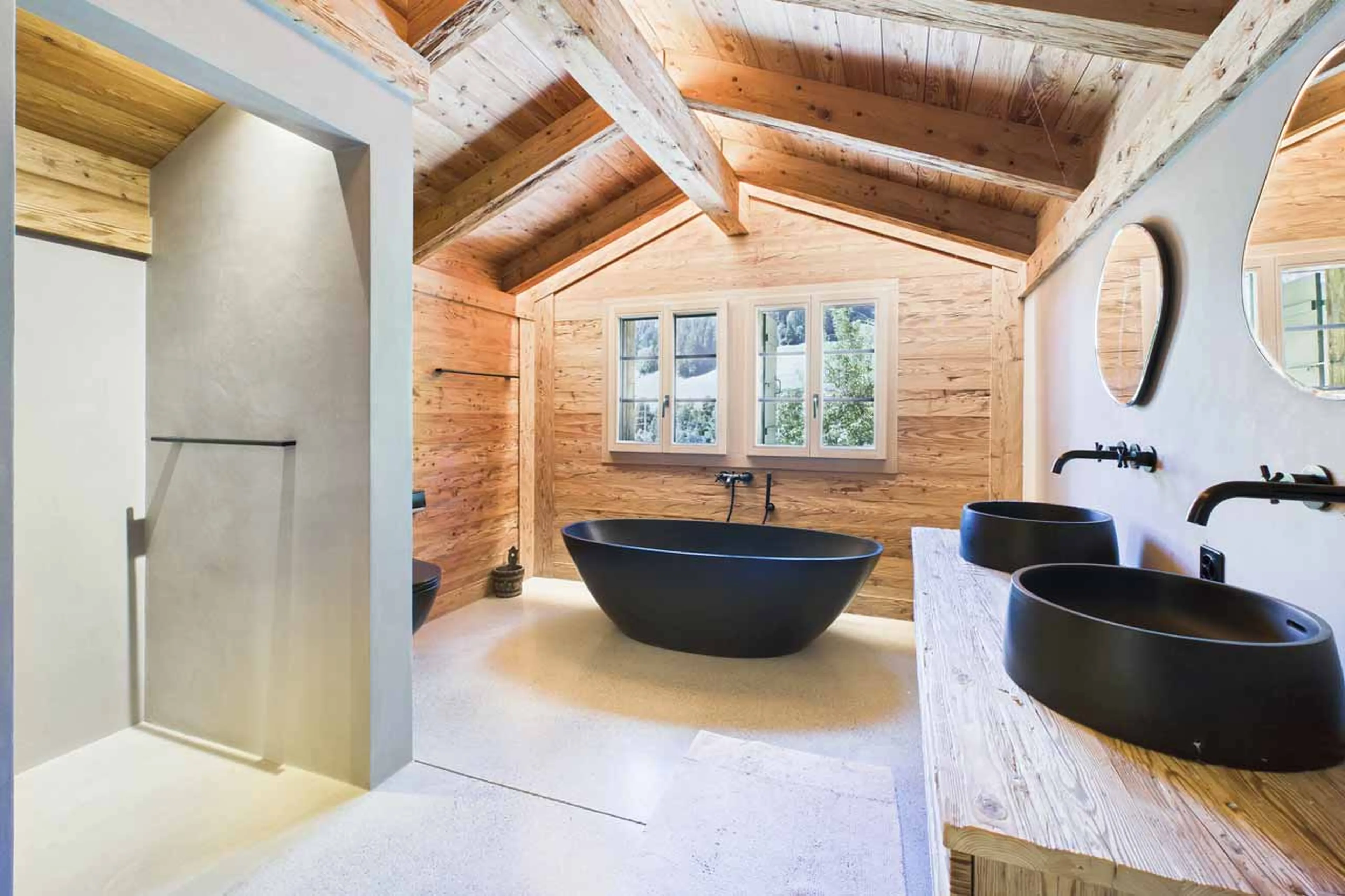 Shared bathroom at Chalet Mannenberg near Gstaad