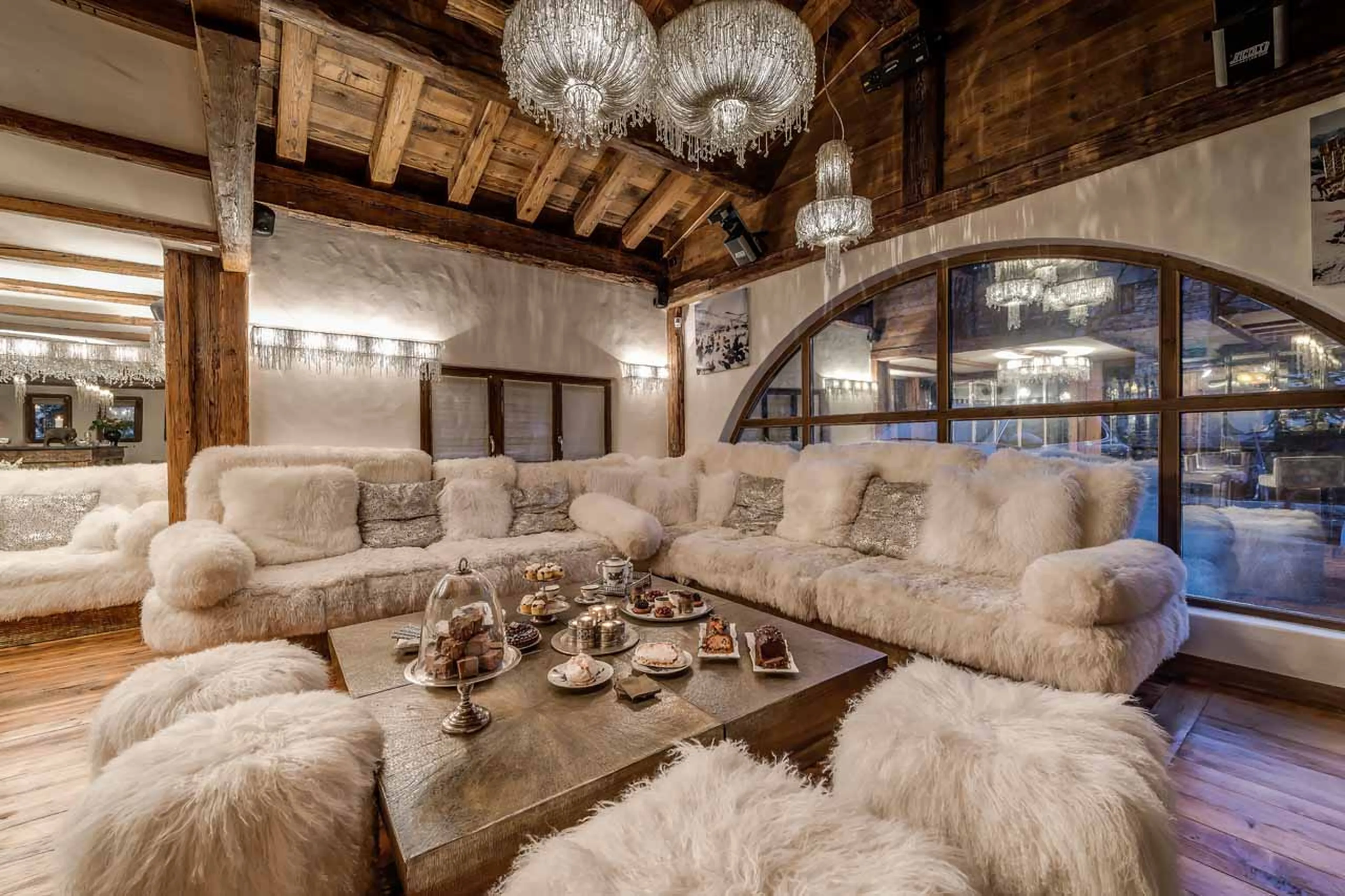 Cosy seating in bar area of Chalet Marco Polo in Val d’ Isere