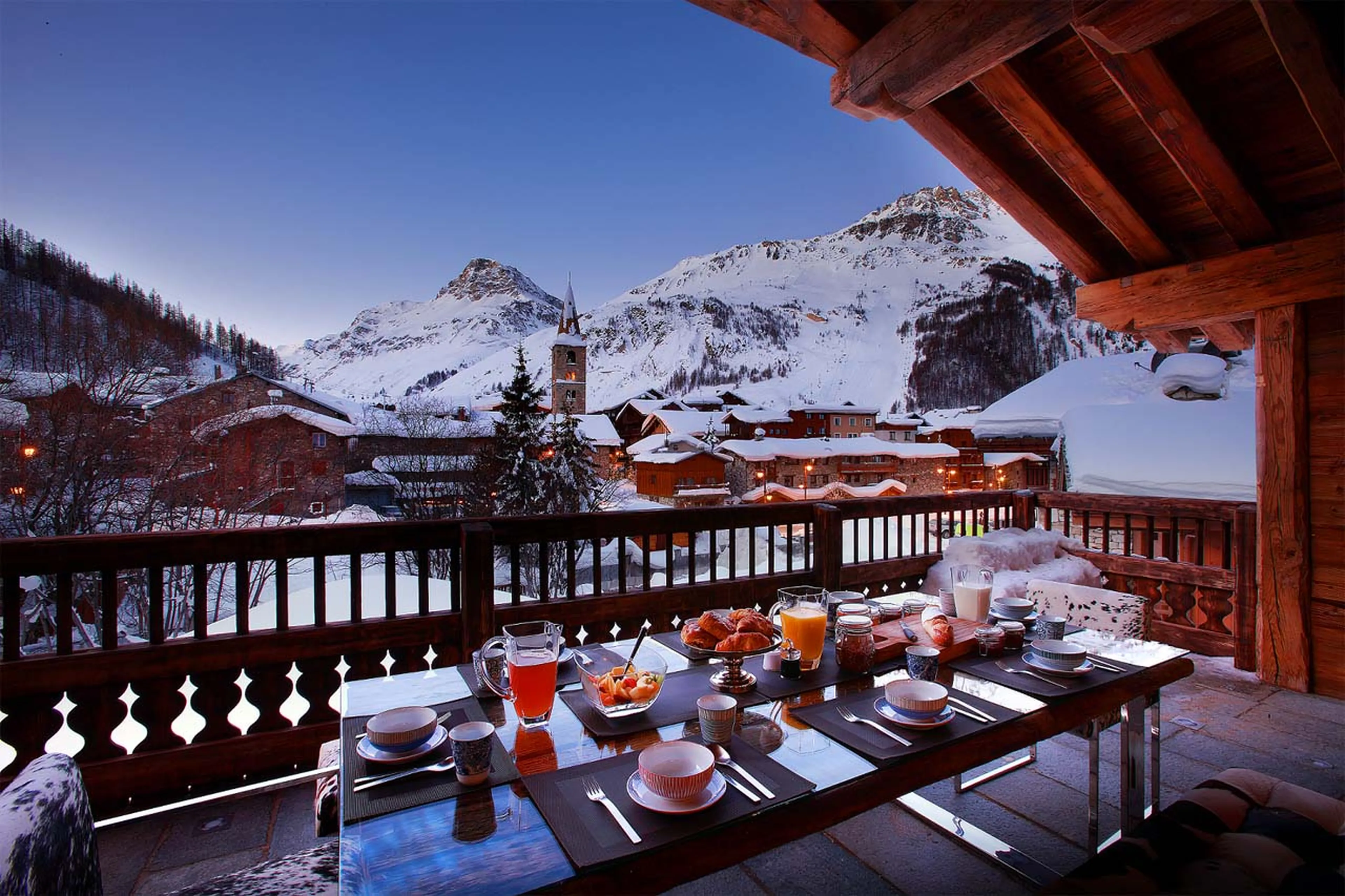 Wide angle views of La Face piste from the balcony of Chalet Marco Polo in Val d’ Isere