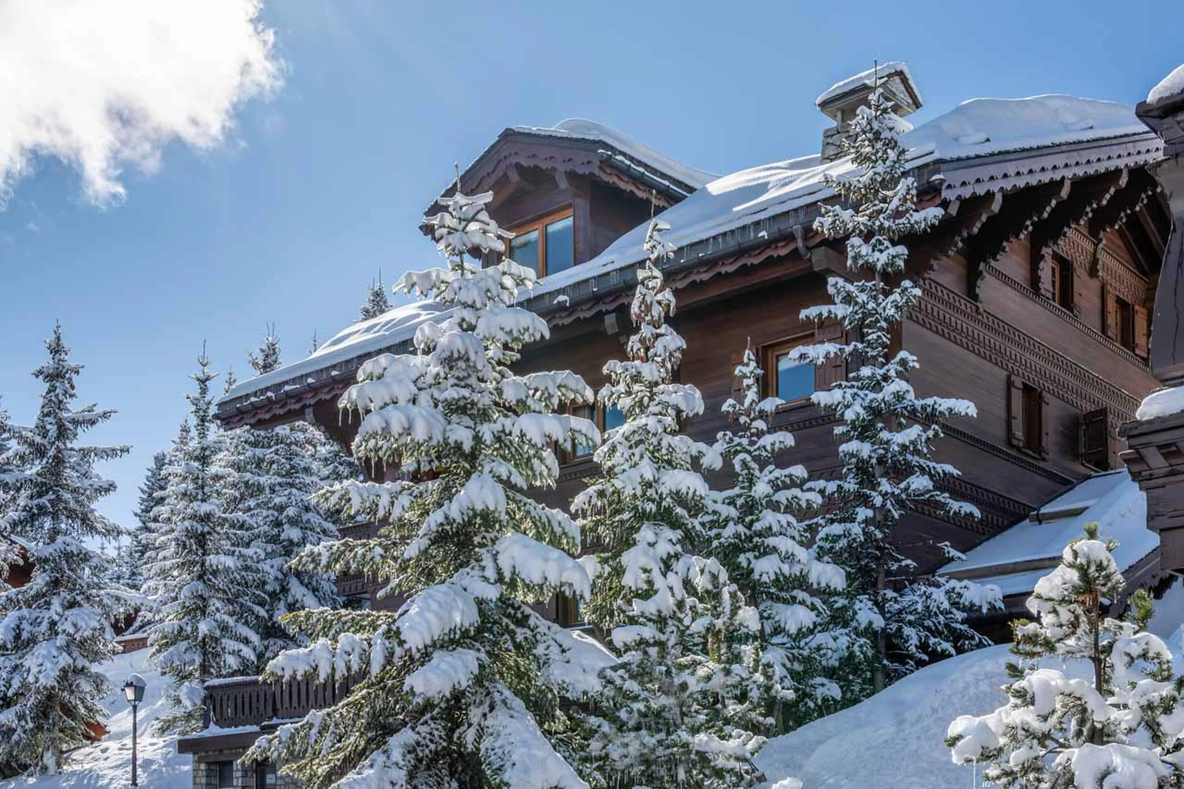 Snowy exterior of Chalet Margaux, Courchevel 1850