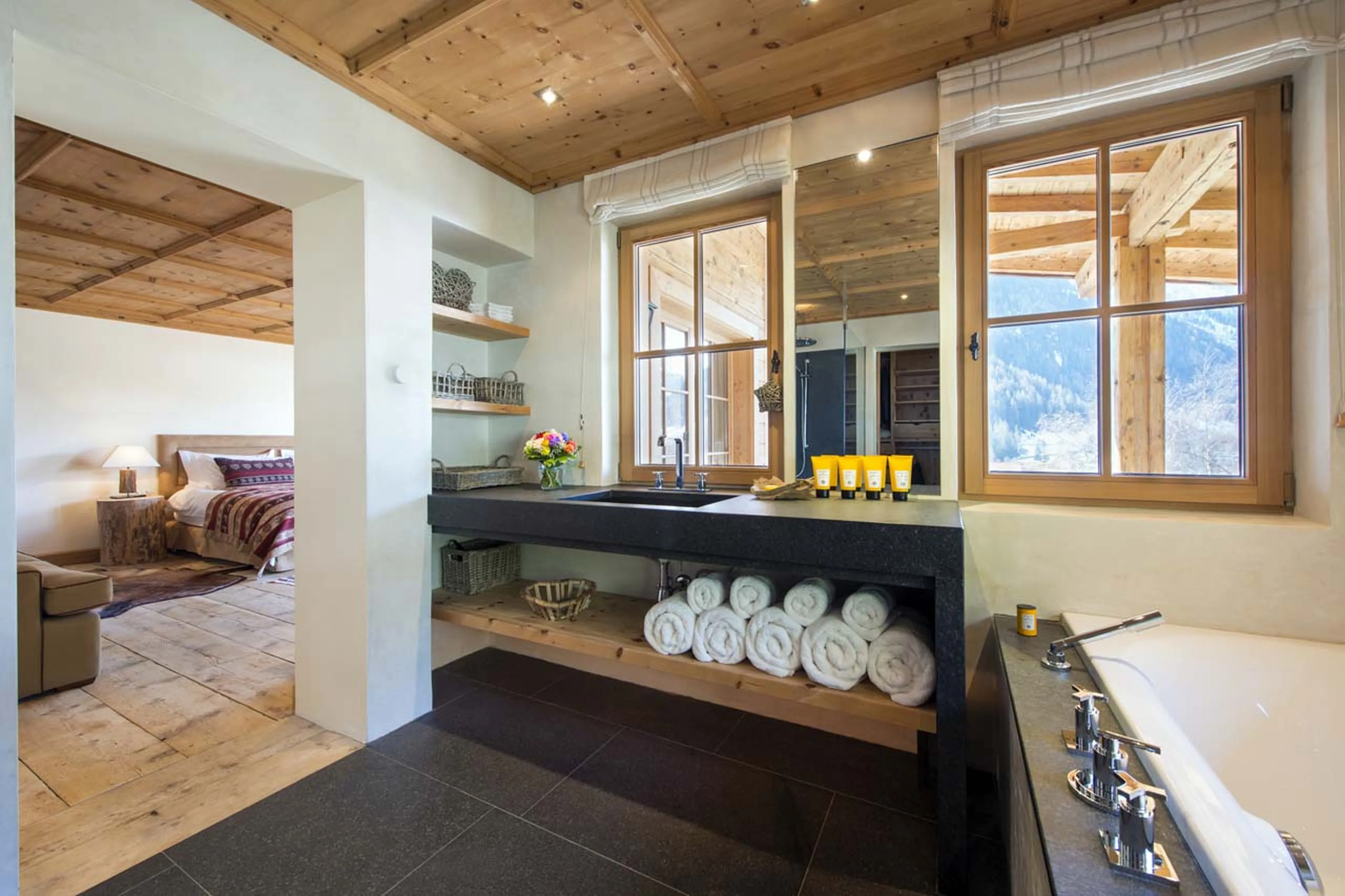 Master bathroom at Chalet Maria Schnee in St Anton