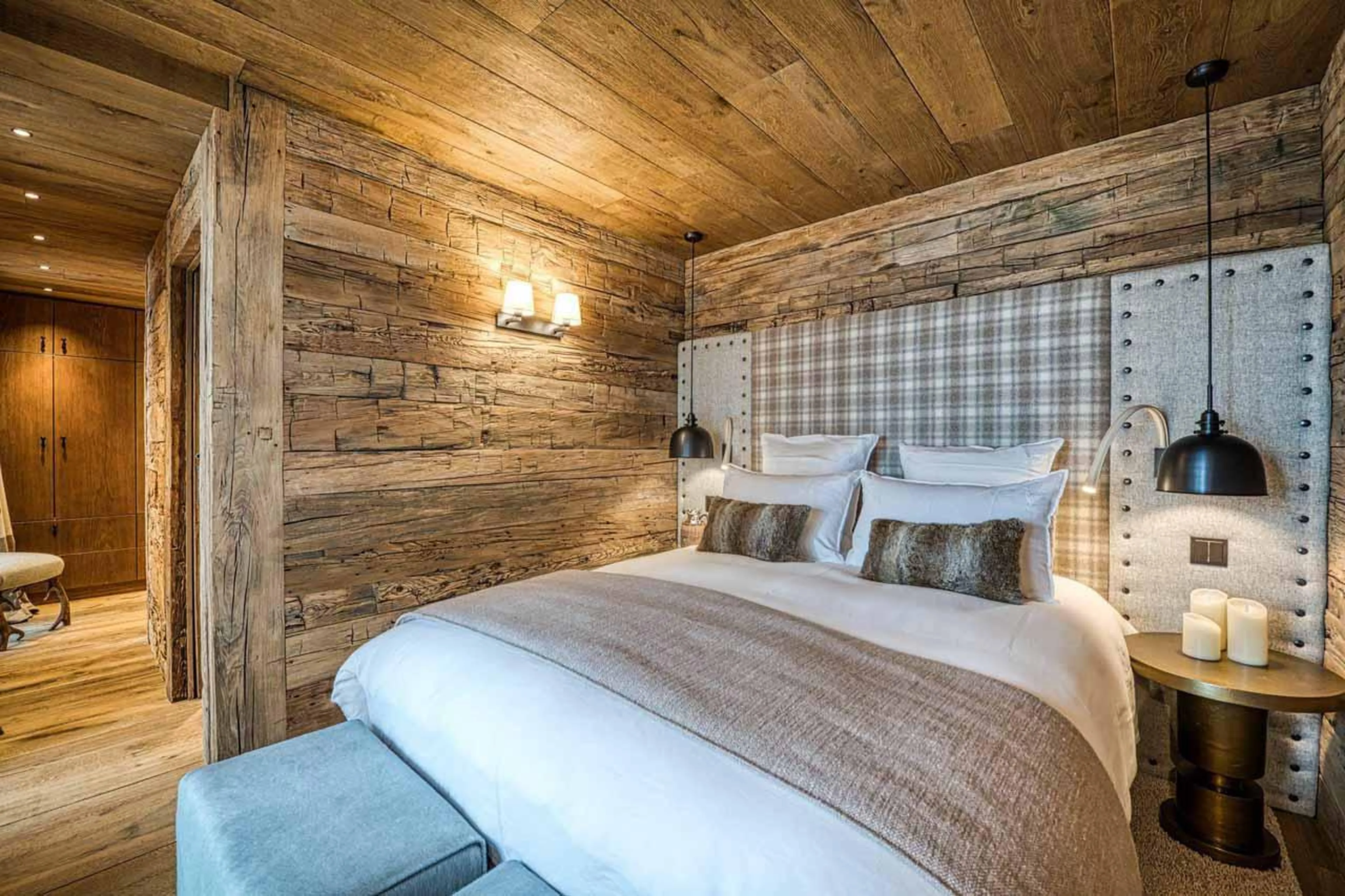 Double bedroom with en-suite shower room in Chalet Markhor, Val d'Isere