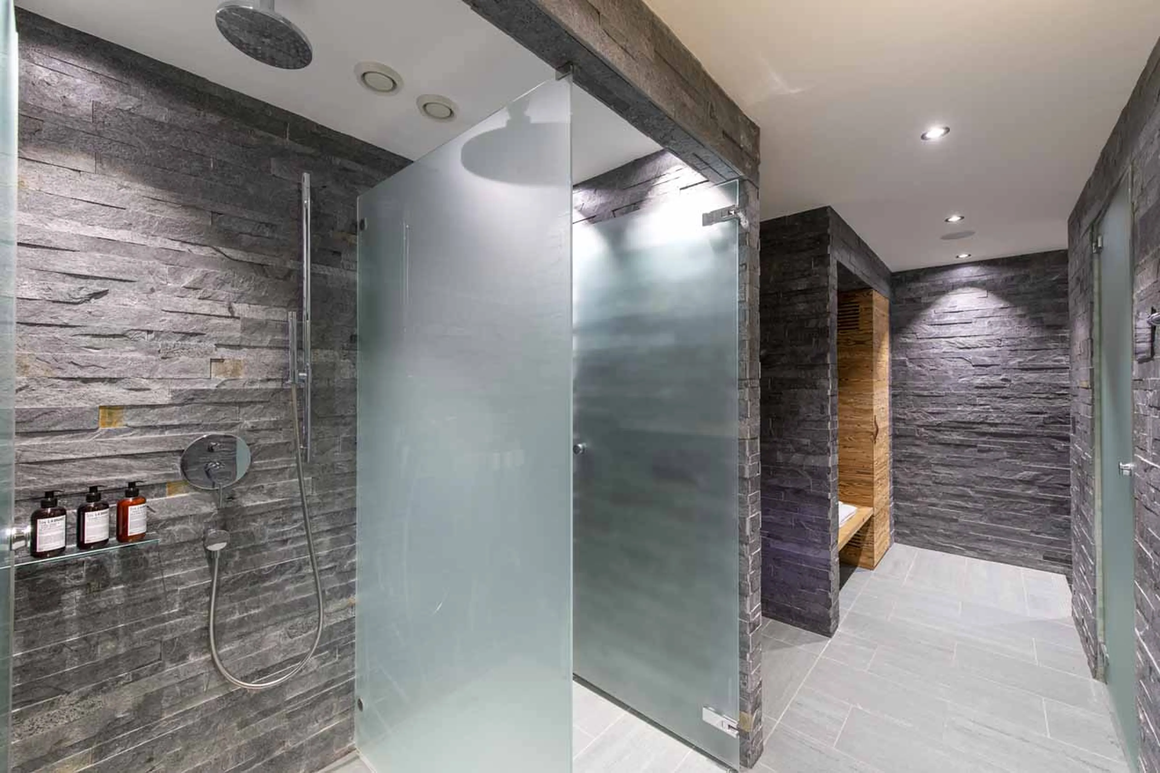 Spa with shower and sauna at Chalet Marmottier in Verbier