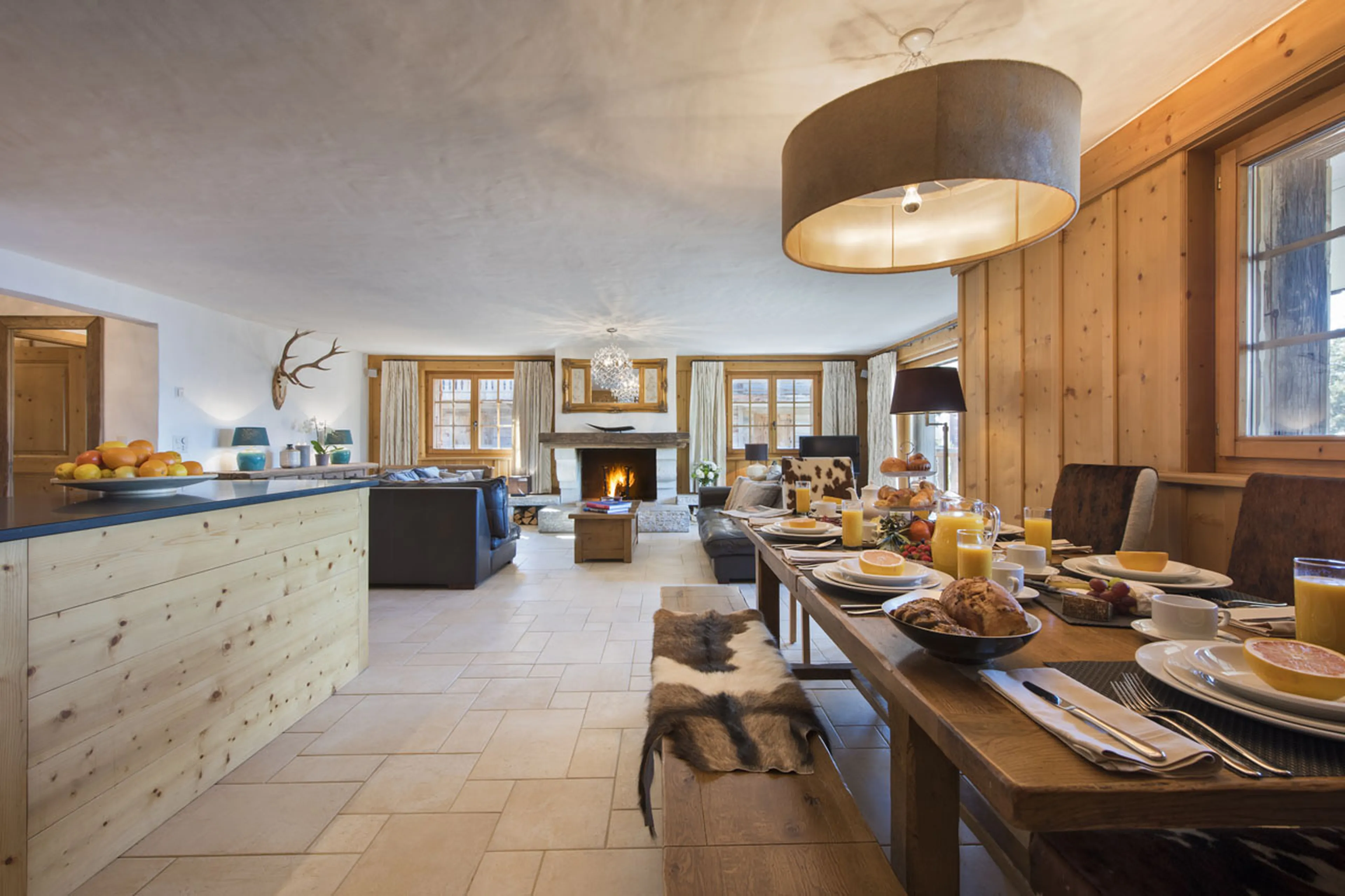 Kitchen and dining area at Apartment Max in Verbier